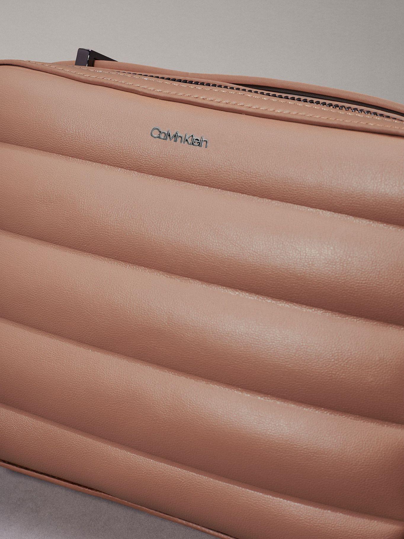 Bandolera Line Quilt Beige Calvin Klein-2