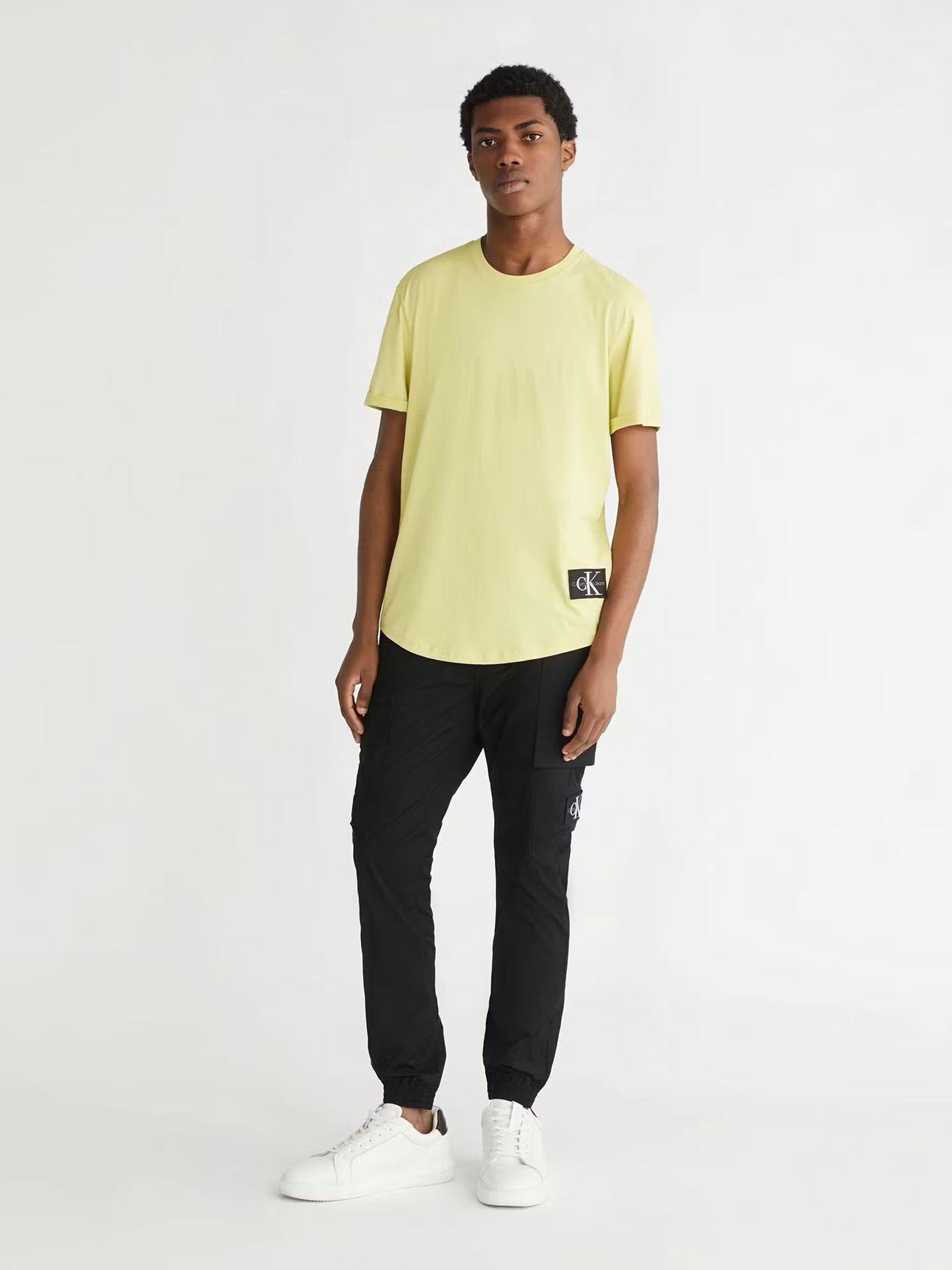 Polera Badge Round Amarillo Calvin Klein-1