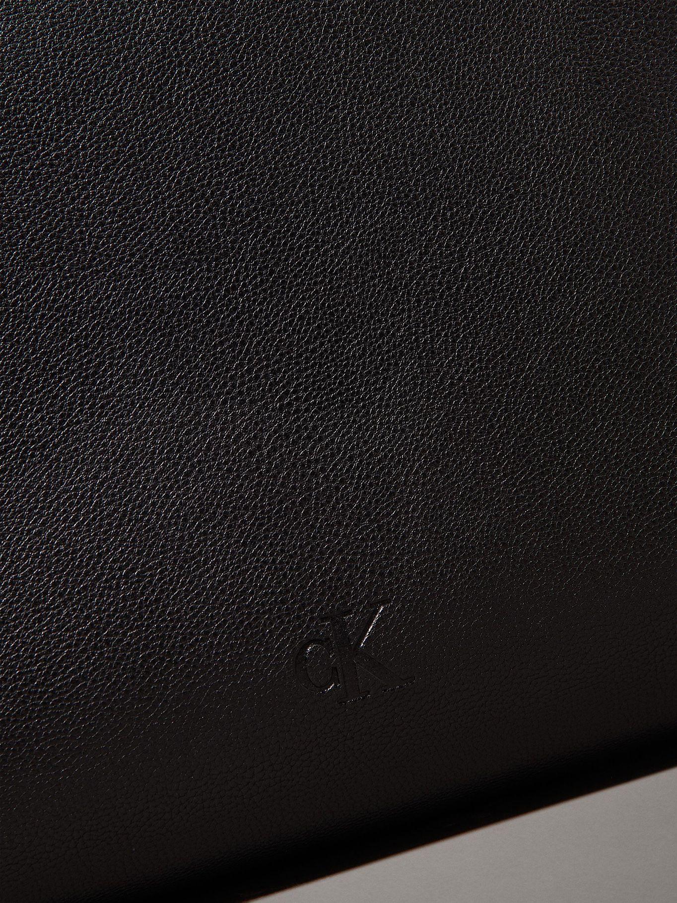 Cartera Tote Over Webbing Negro Calvin Klein-3