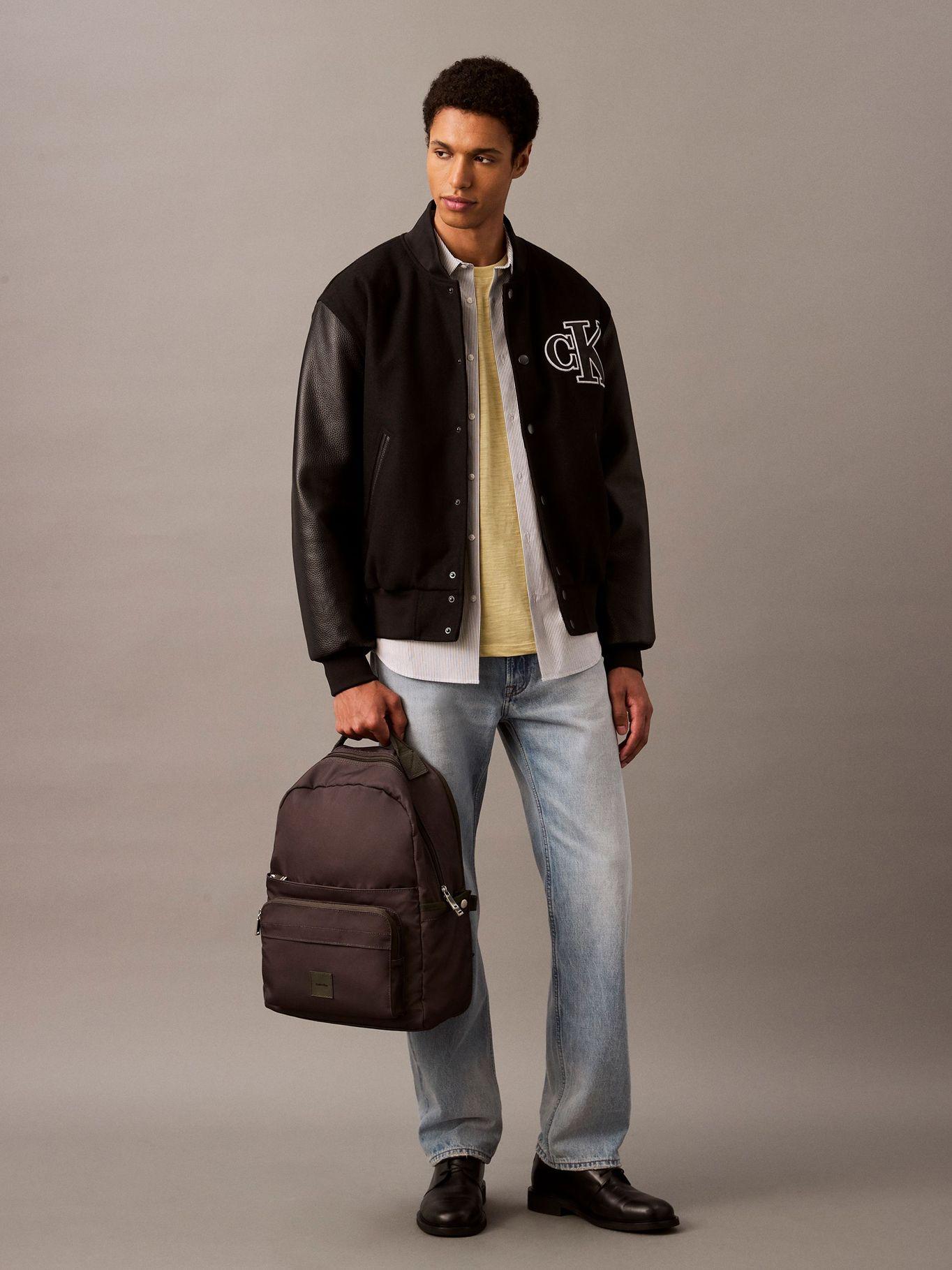 Mochila Utility con Parche Gris Calvin Klein-3