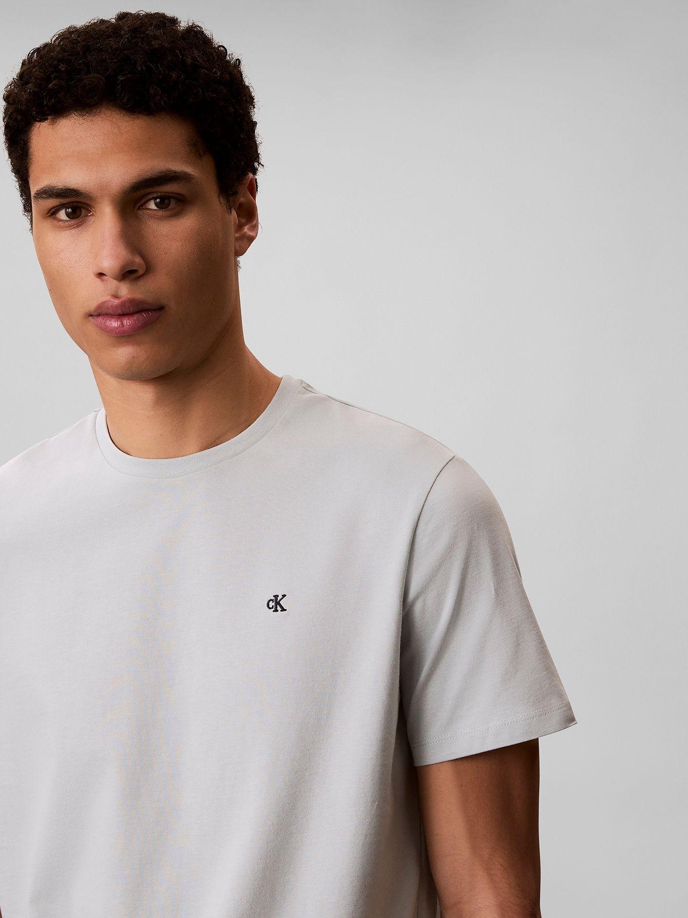 Polera Clásica con Monograma Gris Calvin Klein-4