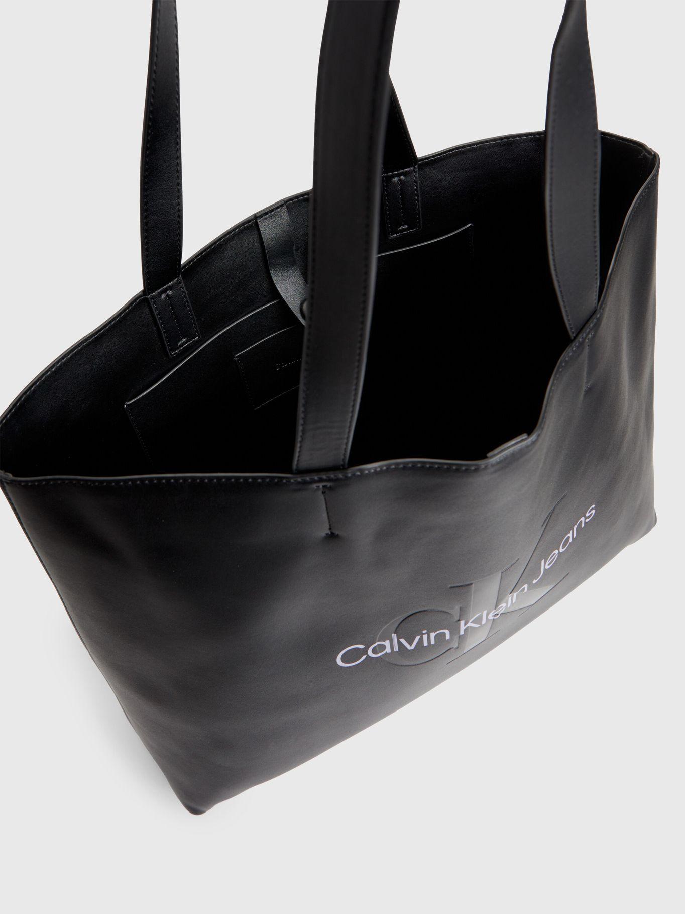 Cartera Sculpted Slim Tote Negro Calvin Klein-2