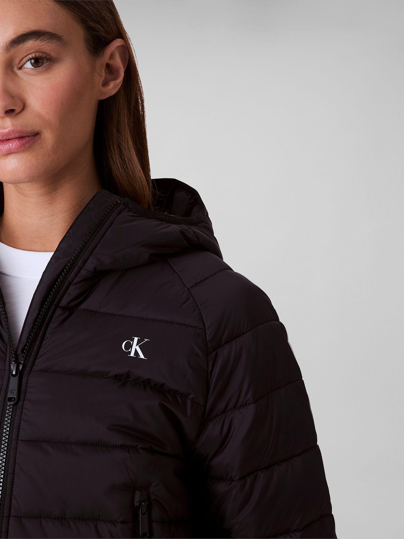 Parka Acolchada Ligera con Gorro Negro Calvin Klein-4