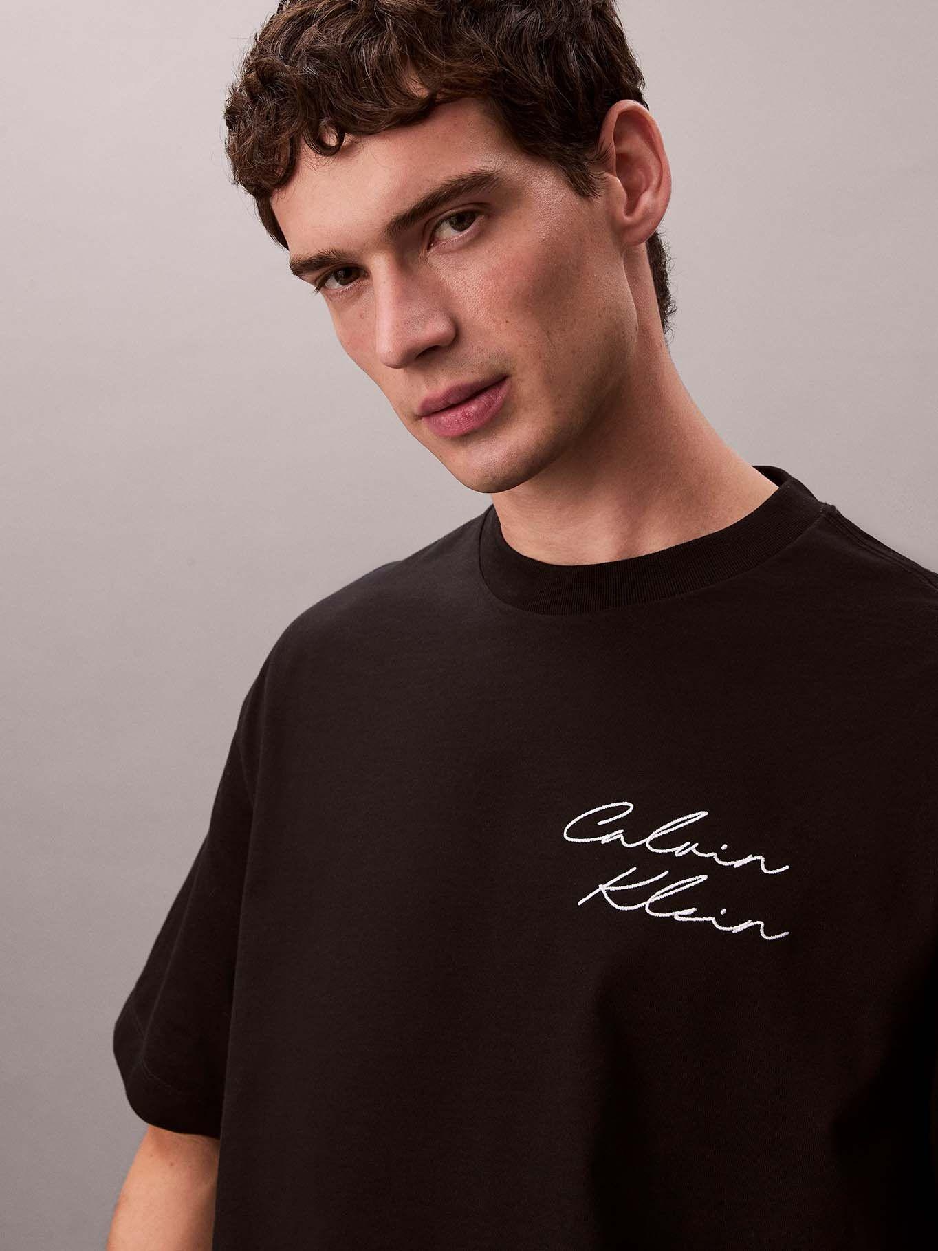 Polera de Estampado Gráfico Negro Calvin Klein-3