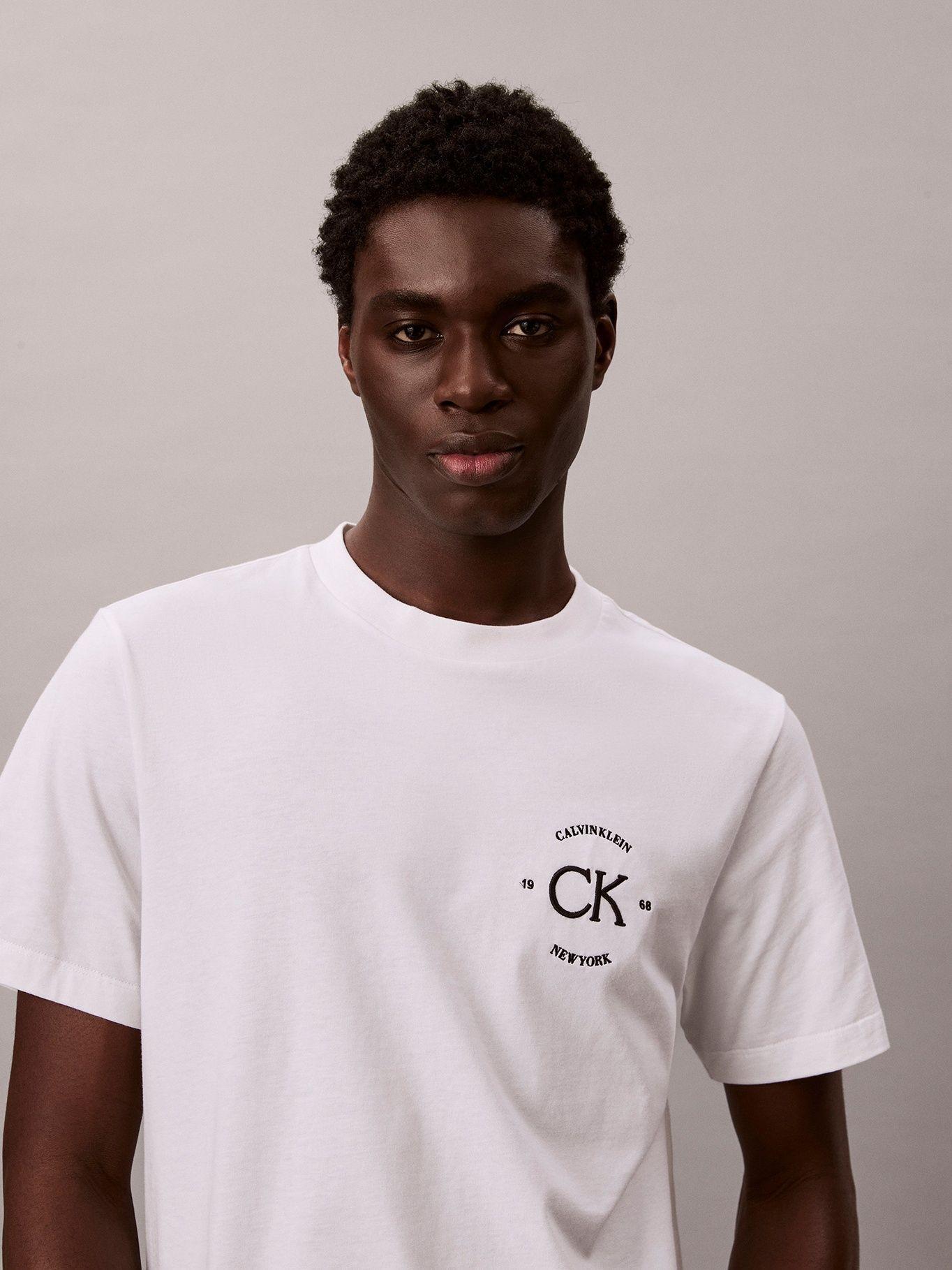 Polera con Estampado Gráfico Blanco Calvin Klein-3
