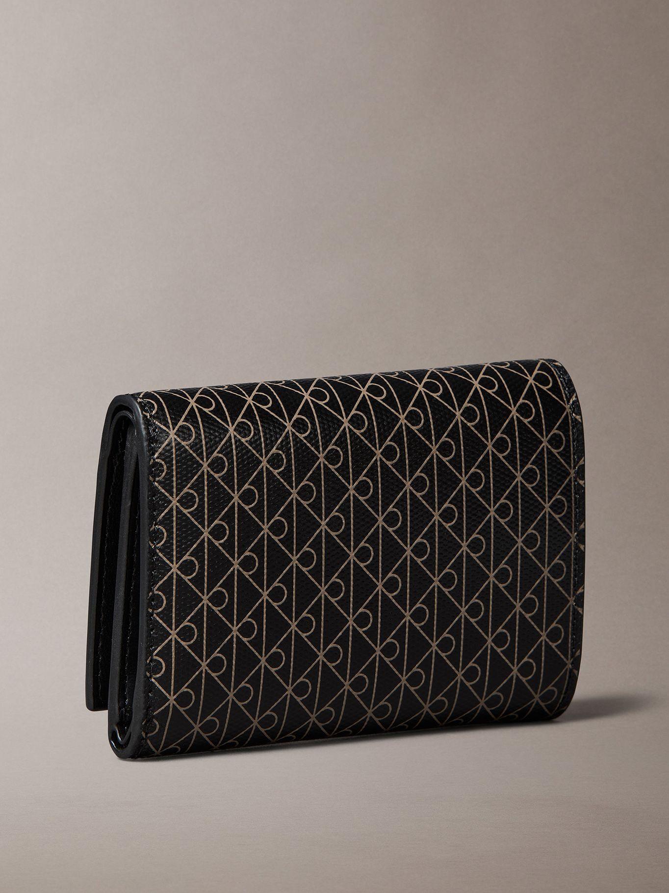 Billetera Trifold Estampado Integral Negro Calvin Klein-1