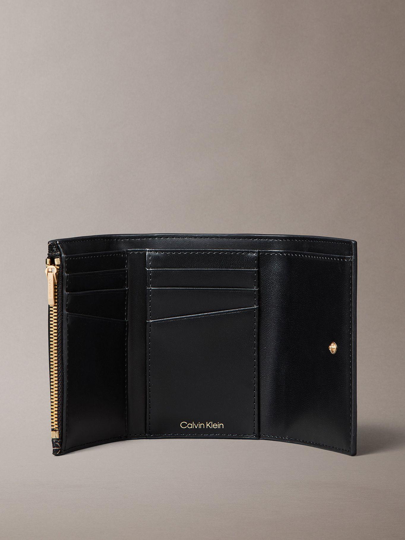 Billetera Trifold Estampado Integral Negro Calvin Klein-2