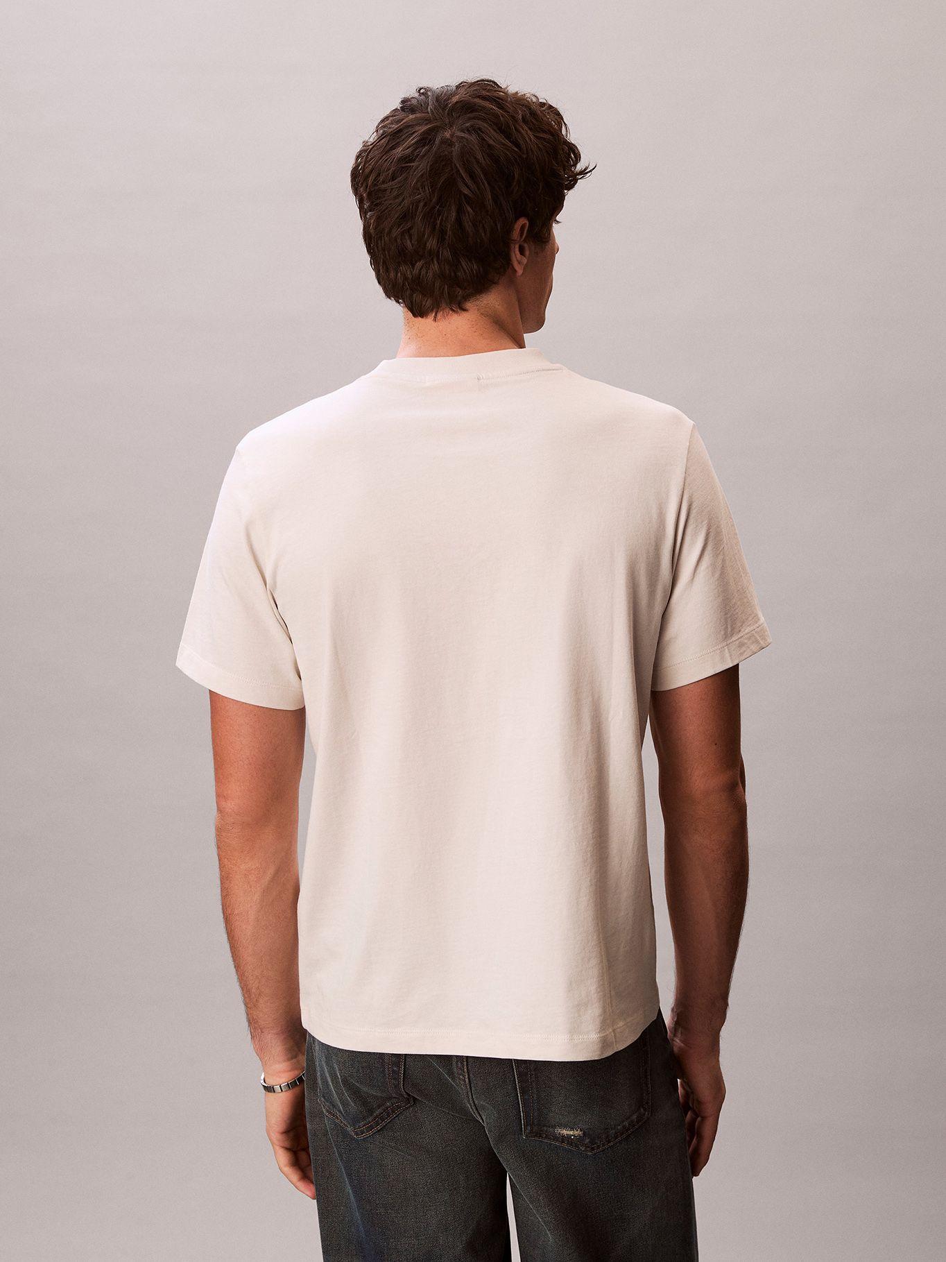 Polera con Monograma Estampado Beige Calvin Klein-2