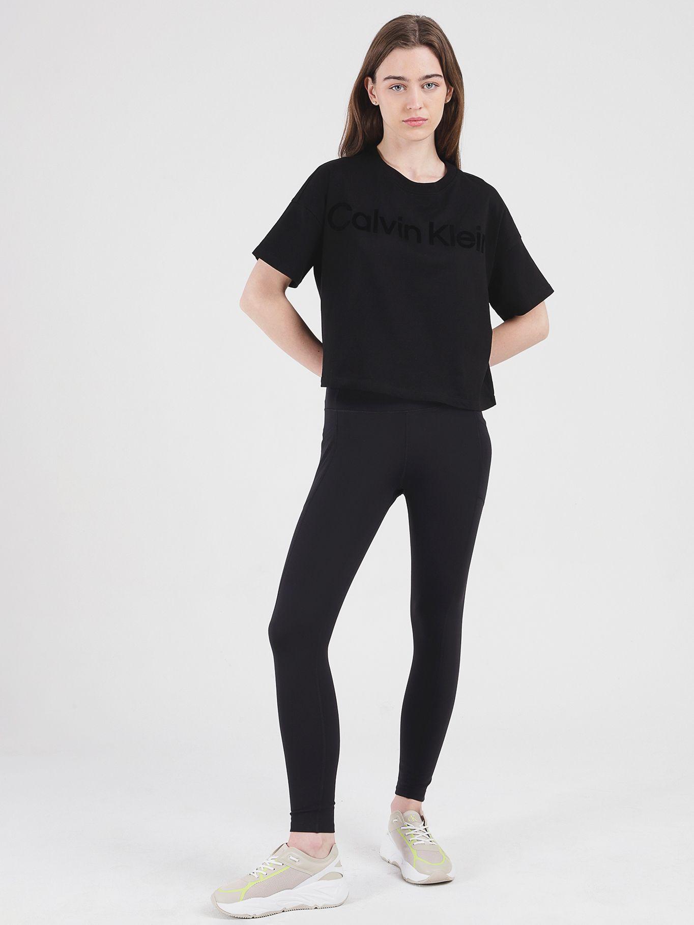 Polera Logo Flocking Negro Calvin Klein-3