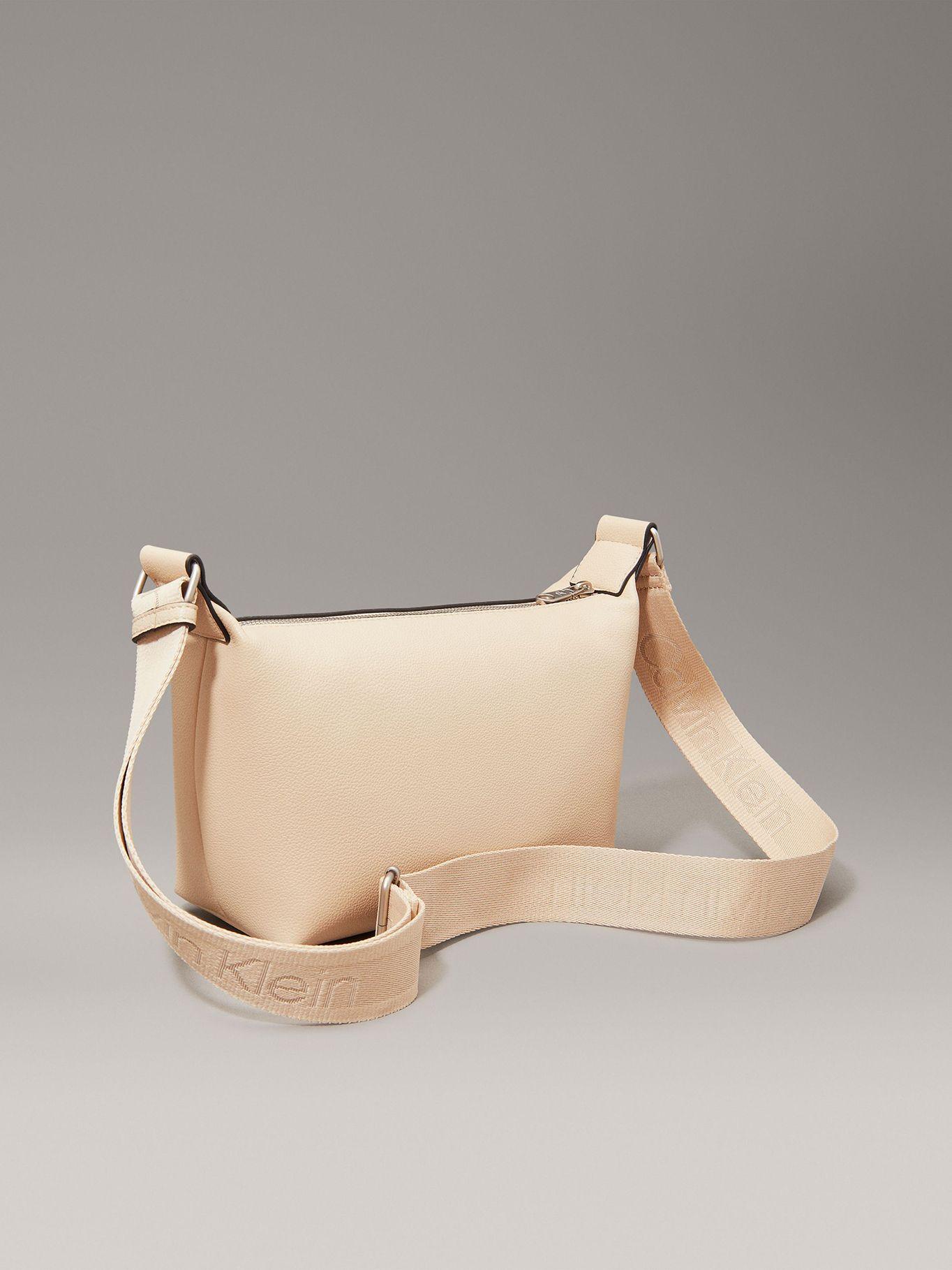 Cartera Over Webbing Beige Calvin Klein-4