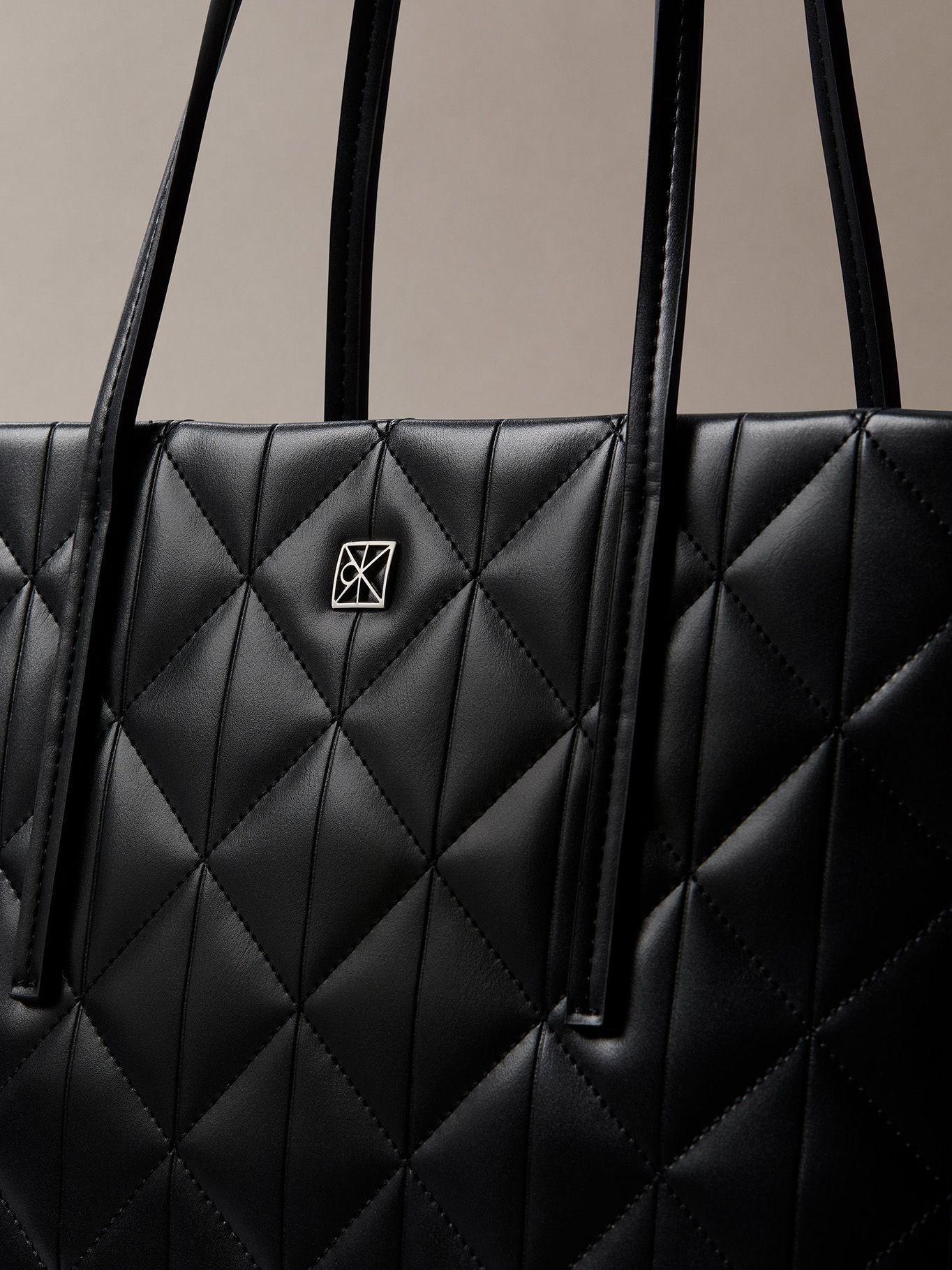 Cartera Tote Pequeña Acolchada Negro Calvin Klein-3