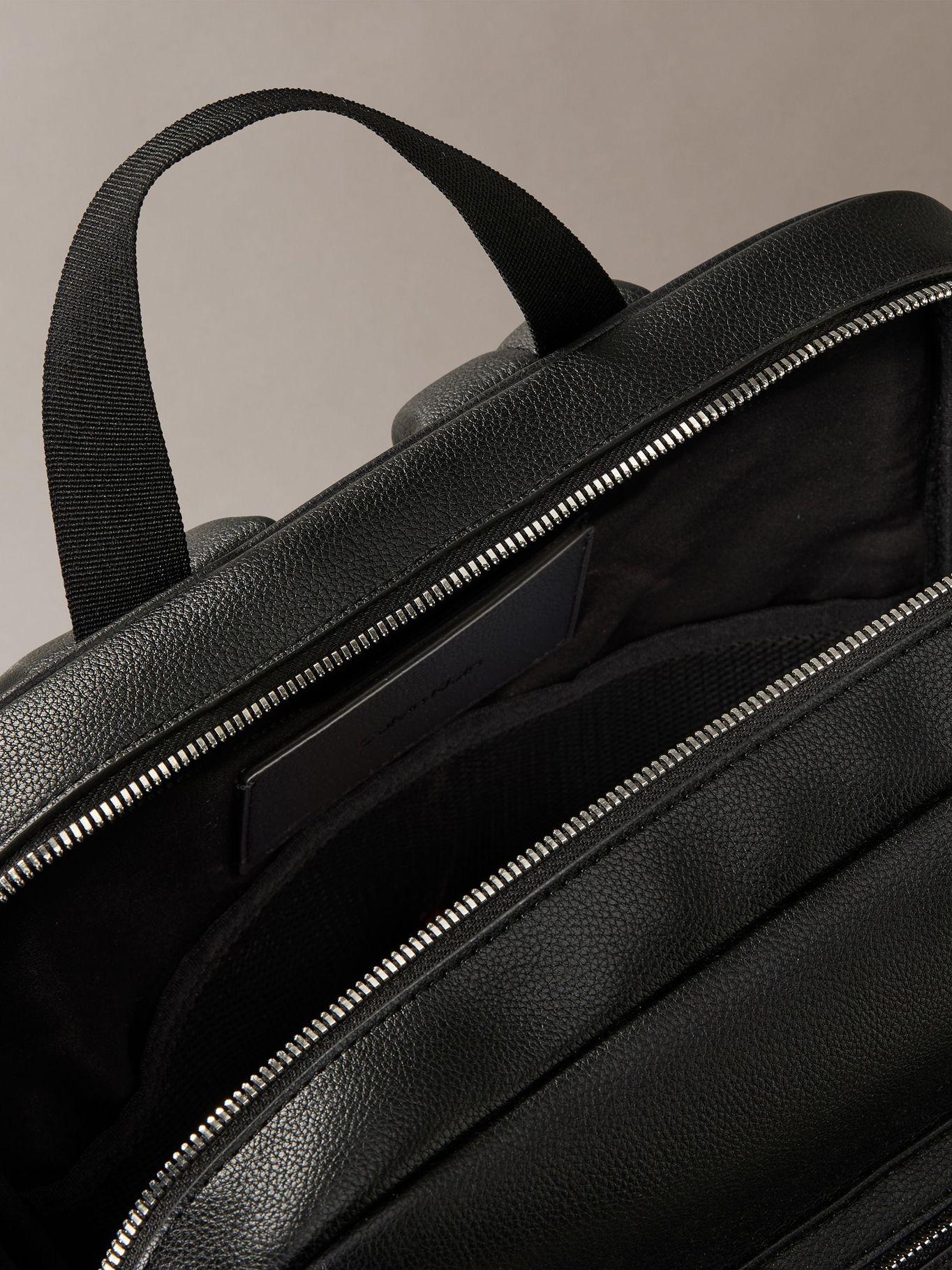 Mochila Delgada Micro Plebbe Negro Calvin Klein-2