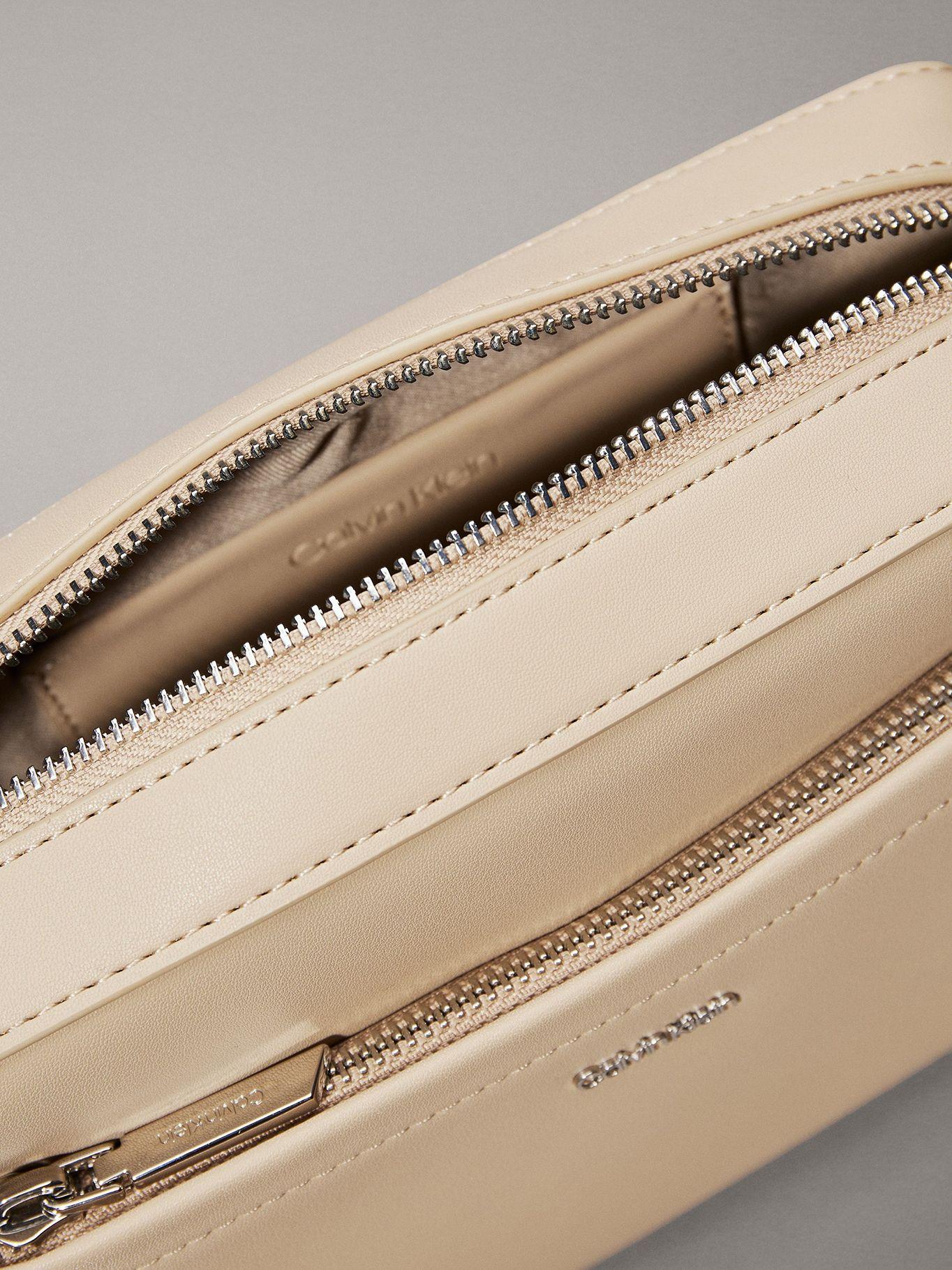 Bandolera Ck Must Beige Calvin Klein-2