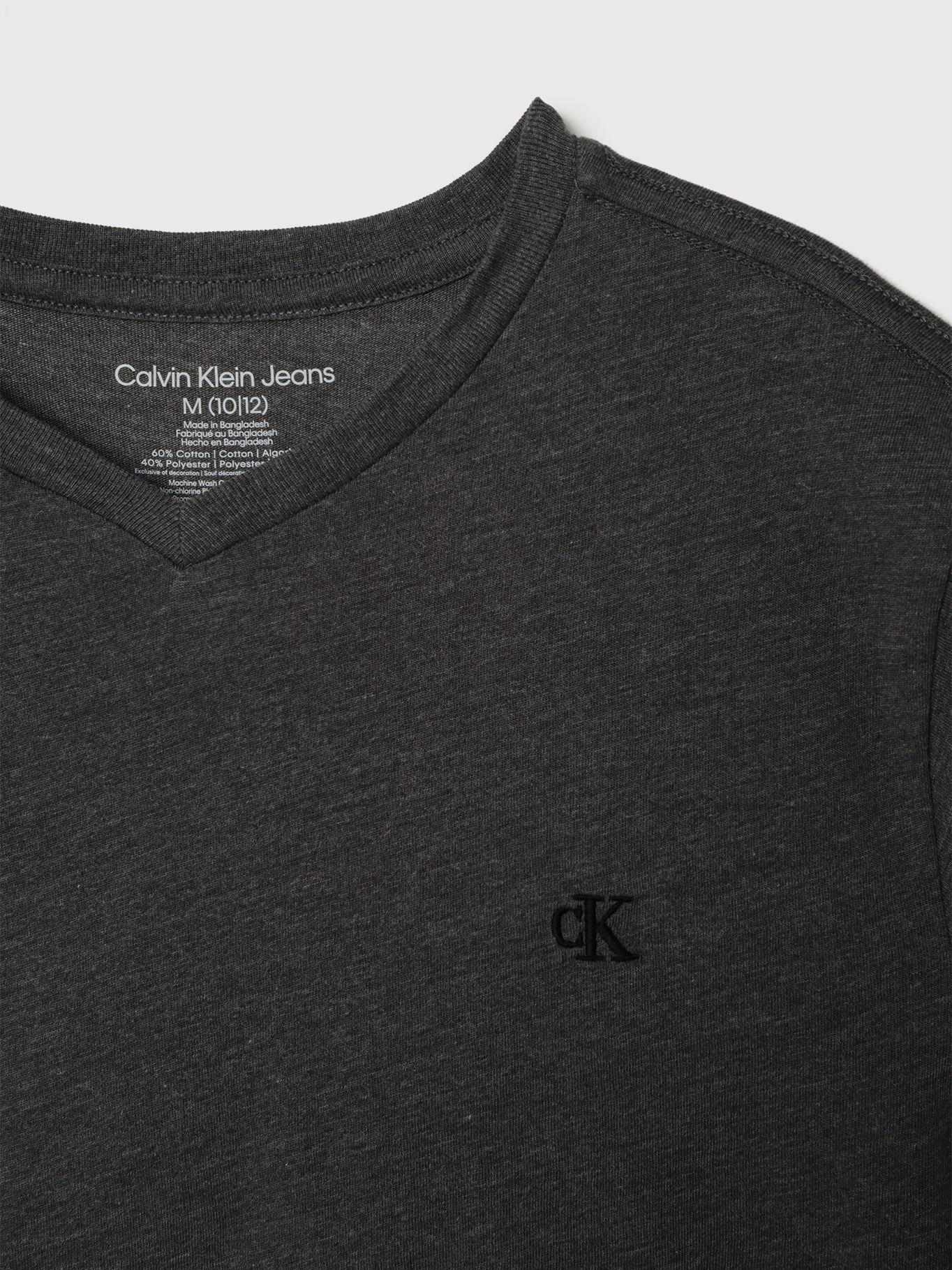 Polera Niño Mono V Neck Negro 21F Calvin Klein-2