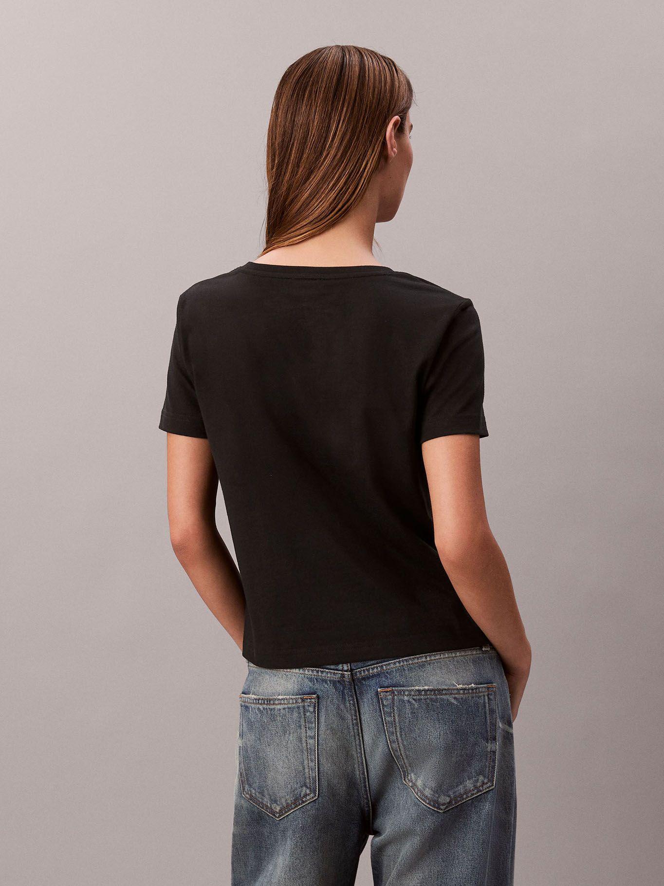 Polera con Cuello V y Logo Archive Negro Calvin Klein-2