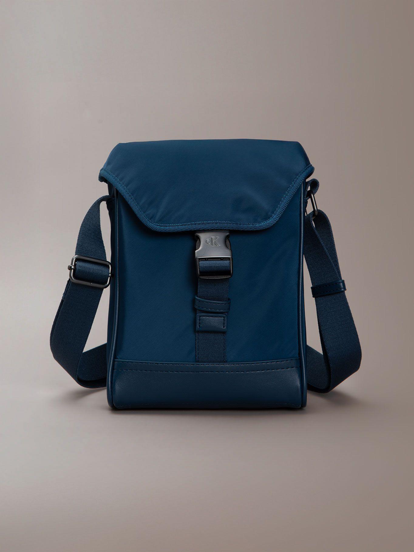 Bolso Reporter Solapa y Cierre Rápido Azul Calvin Klein-0