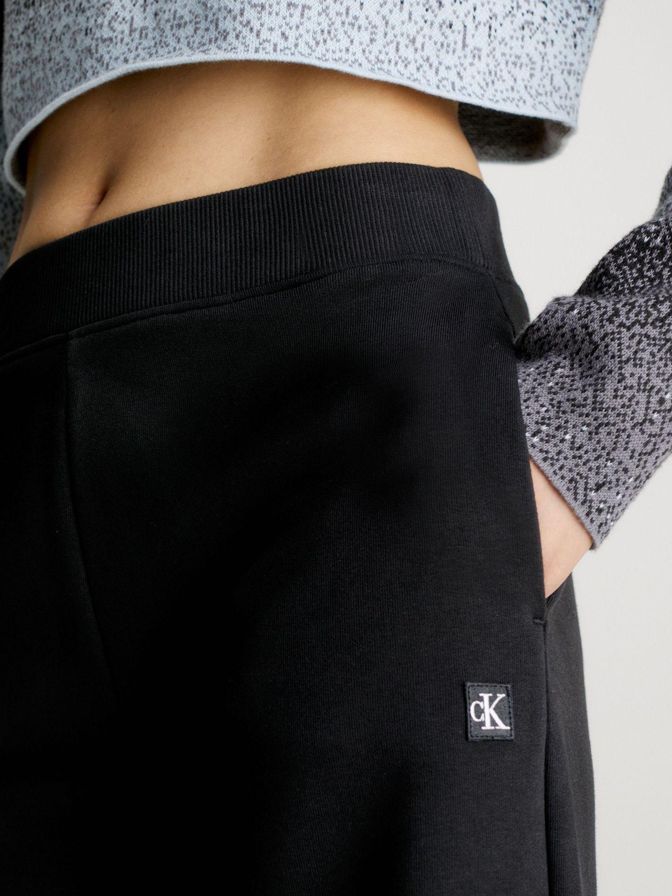 Pantalón Ck Embro Badge Negro Calvin Klein-3