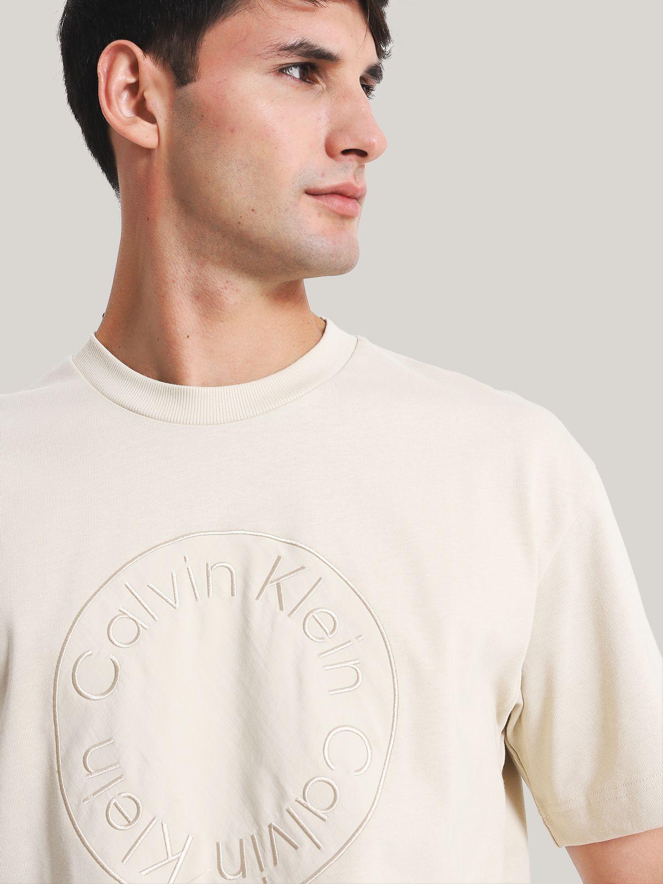 Polera Embroidered Emblem Beige Calvin Klein-3
