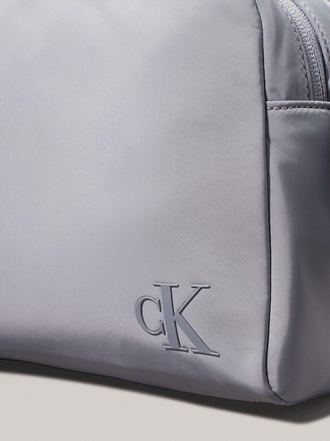 Bandolera Ultralight Gris Calvin Klein-2