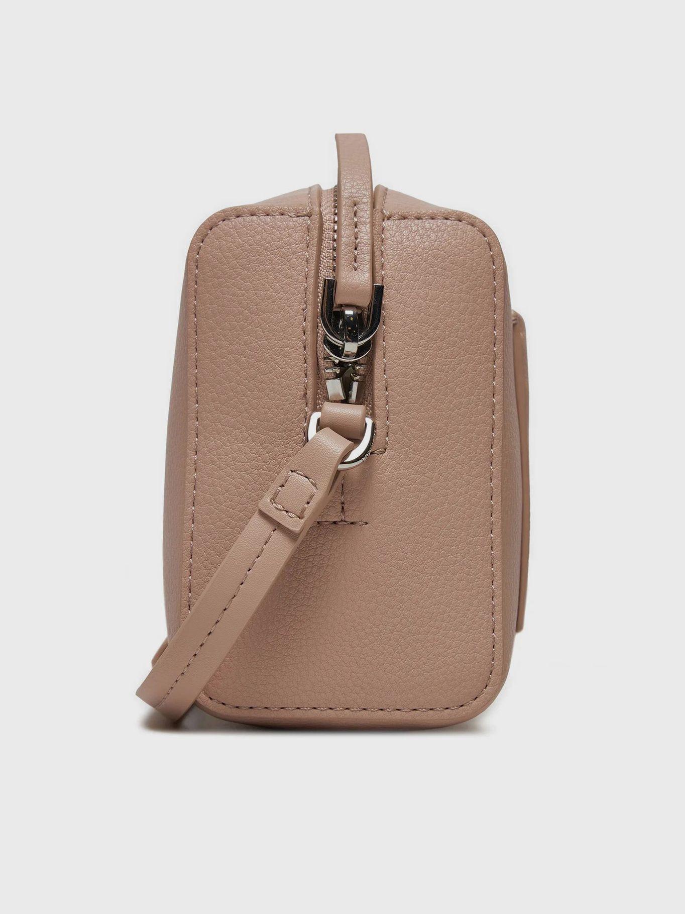 Bandolera Daily Monogram Beige Calvin Klein-2