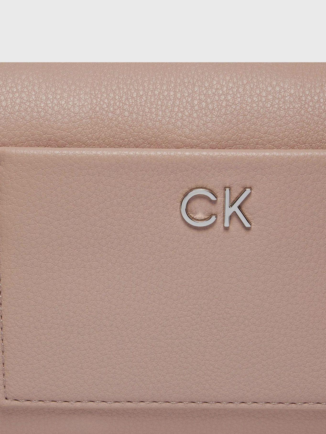 Bandolera Daily Monogram Beige Calvin Klein-3
