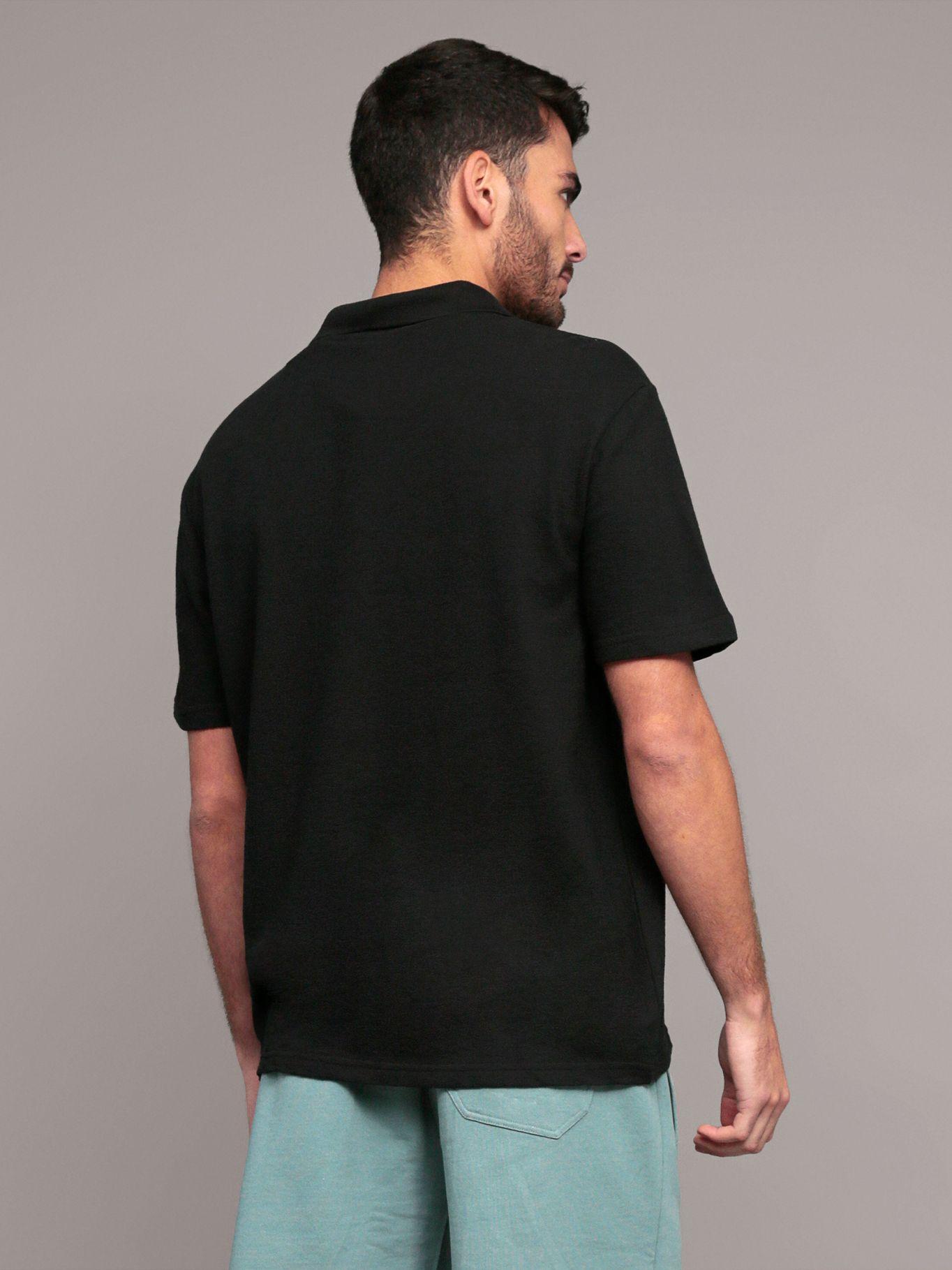 Polo crepé sin botones cuello abieto Negro Calvin Klein-3