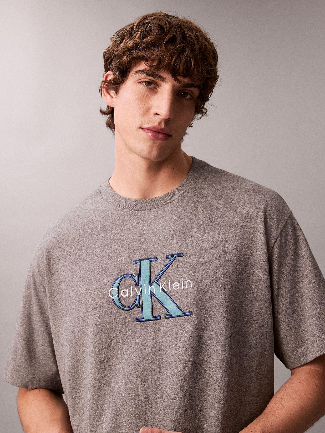 Polera con Gráfico de Monologo Gris Calvin Klein-4