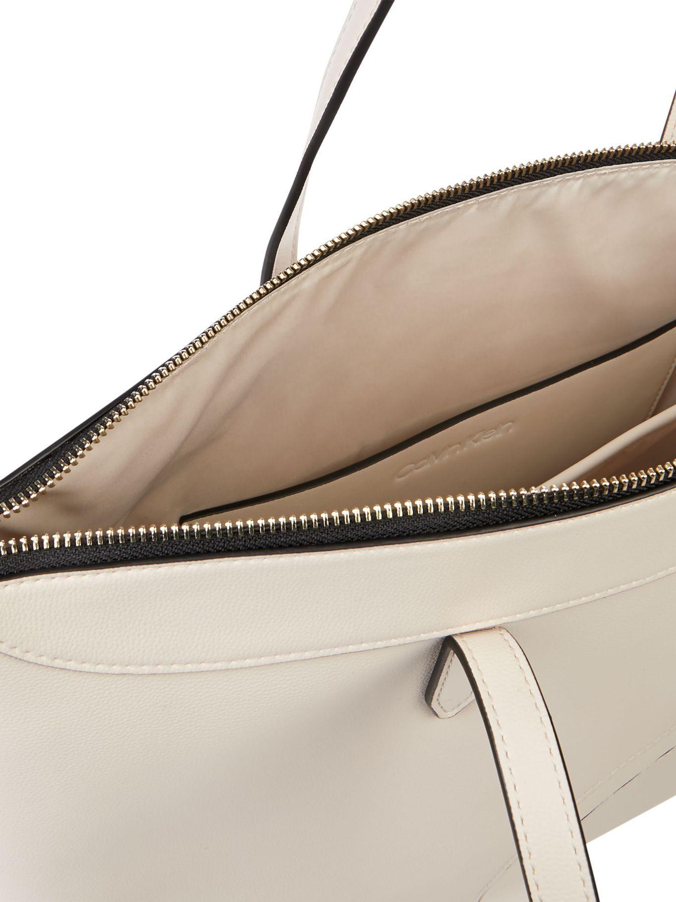 Cartera Shopper Ck Embedded Beige Calvin Klein-2