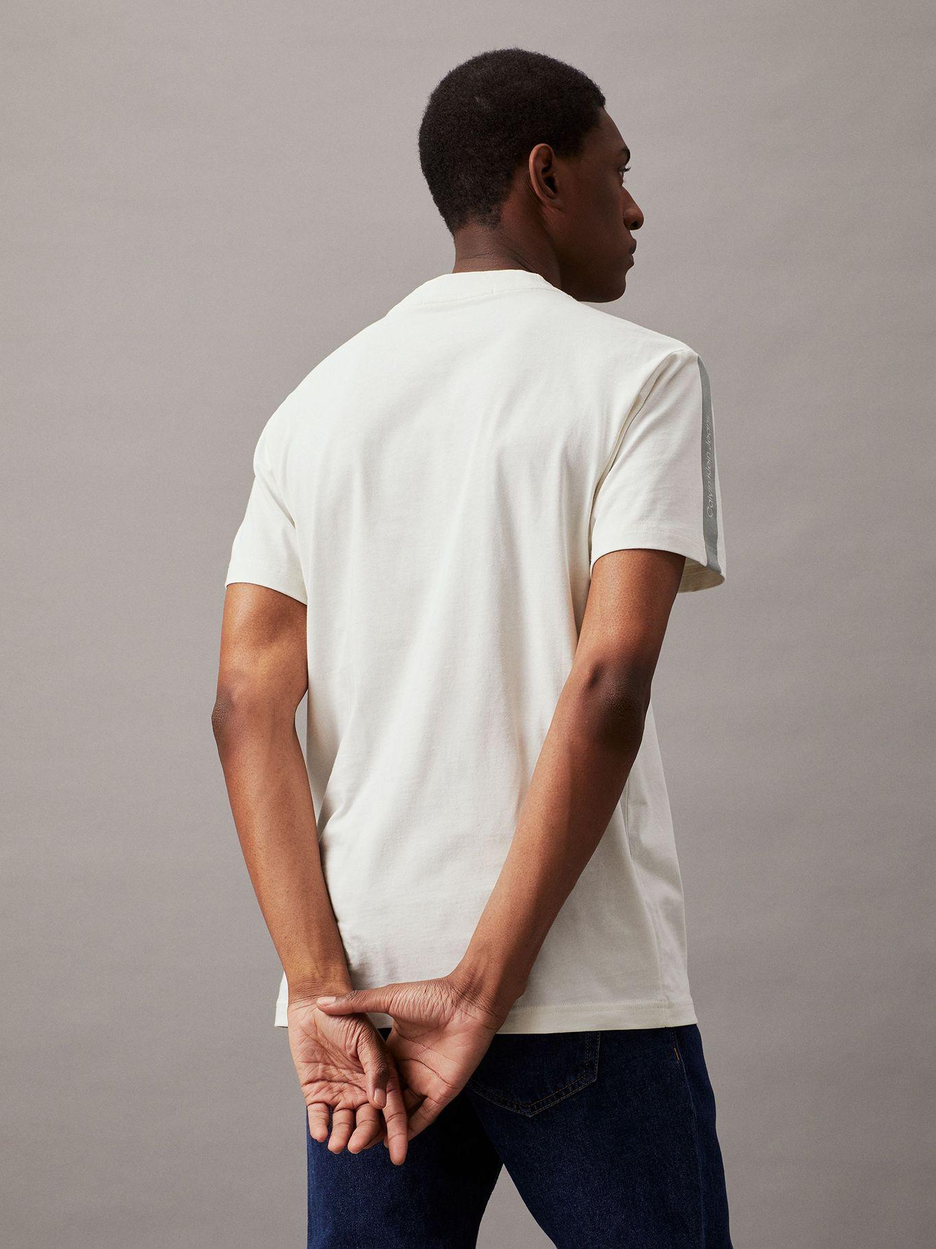 Polera Logo Tape Blanco YBI Calvin Klein-2