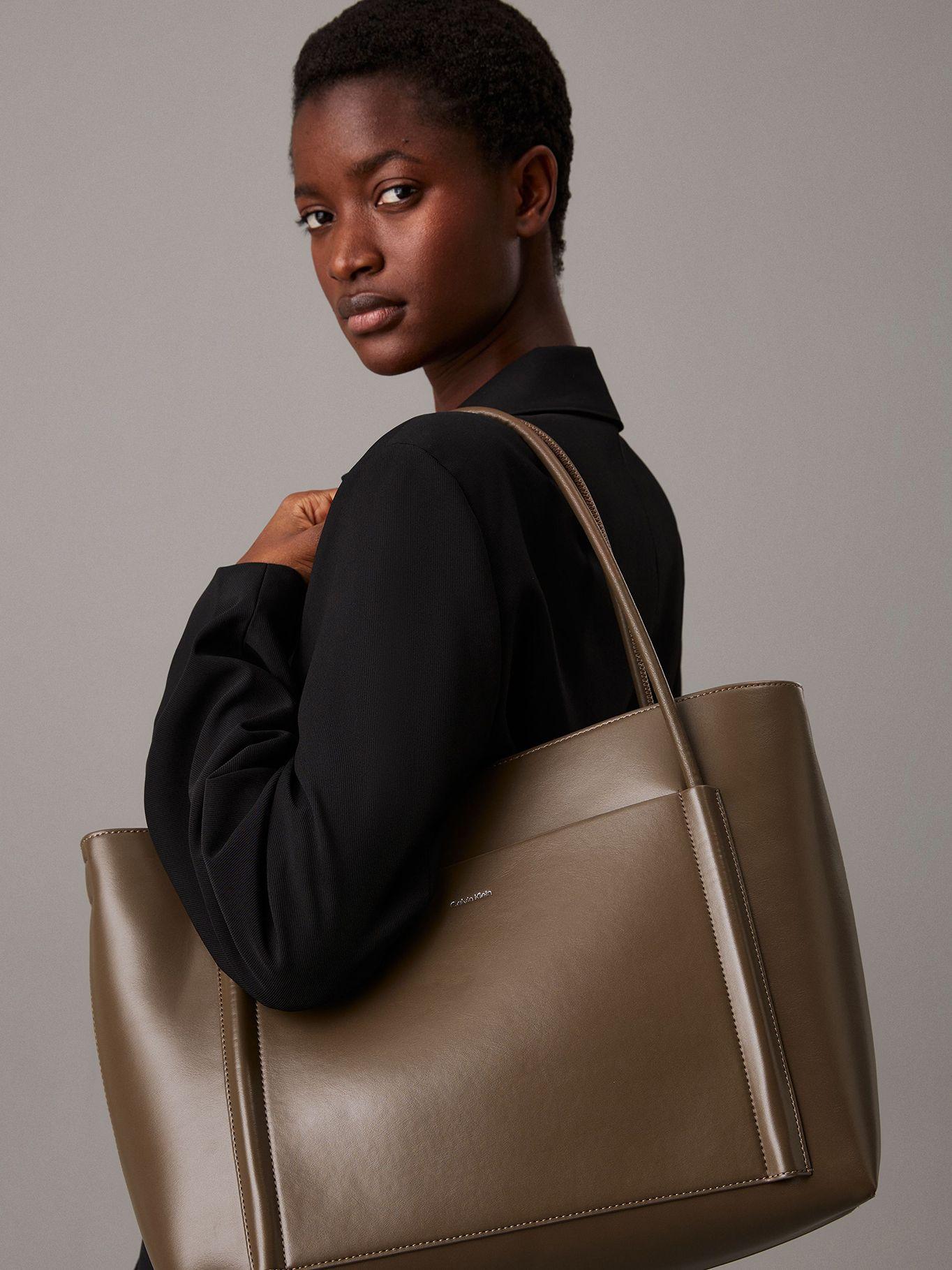 Cartera Tote Ck Linn Large Cafe Calvin Klein-5