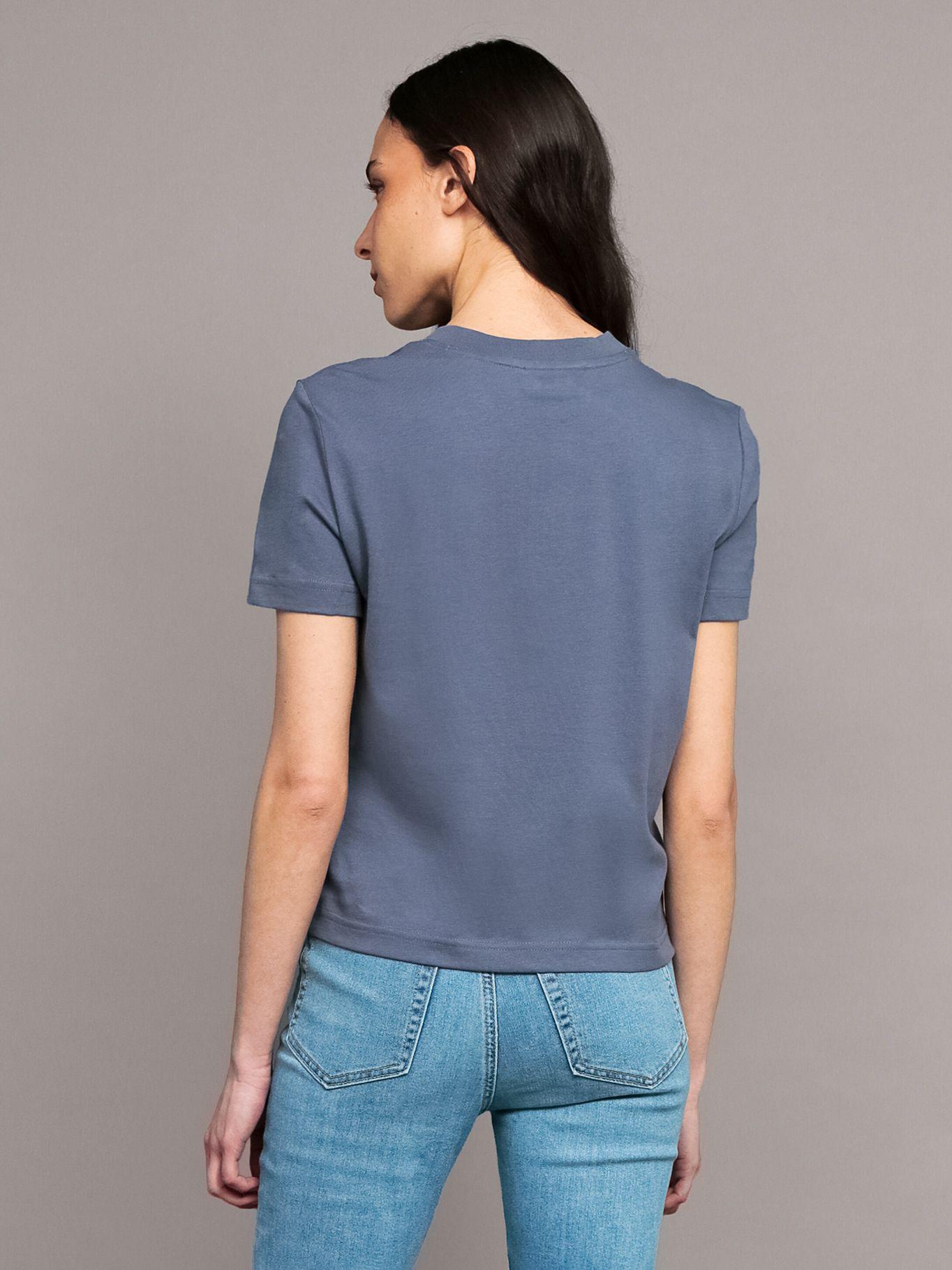 Polera con cuello v con logo archive azul Calvin Klein-3