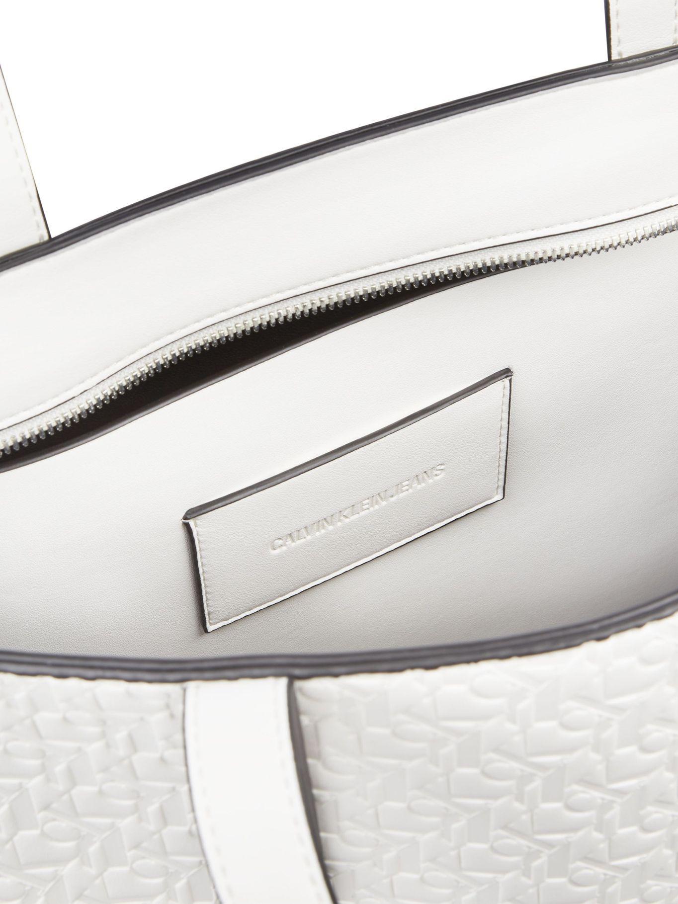 Cartera Shopper CKJ Sculpted Blanco Calvin Klein-2