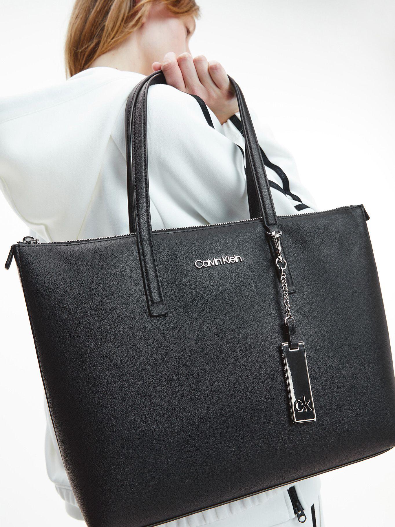 Cartera Tote Ck Must Negro 283 Calvin Klein-3