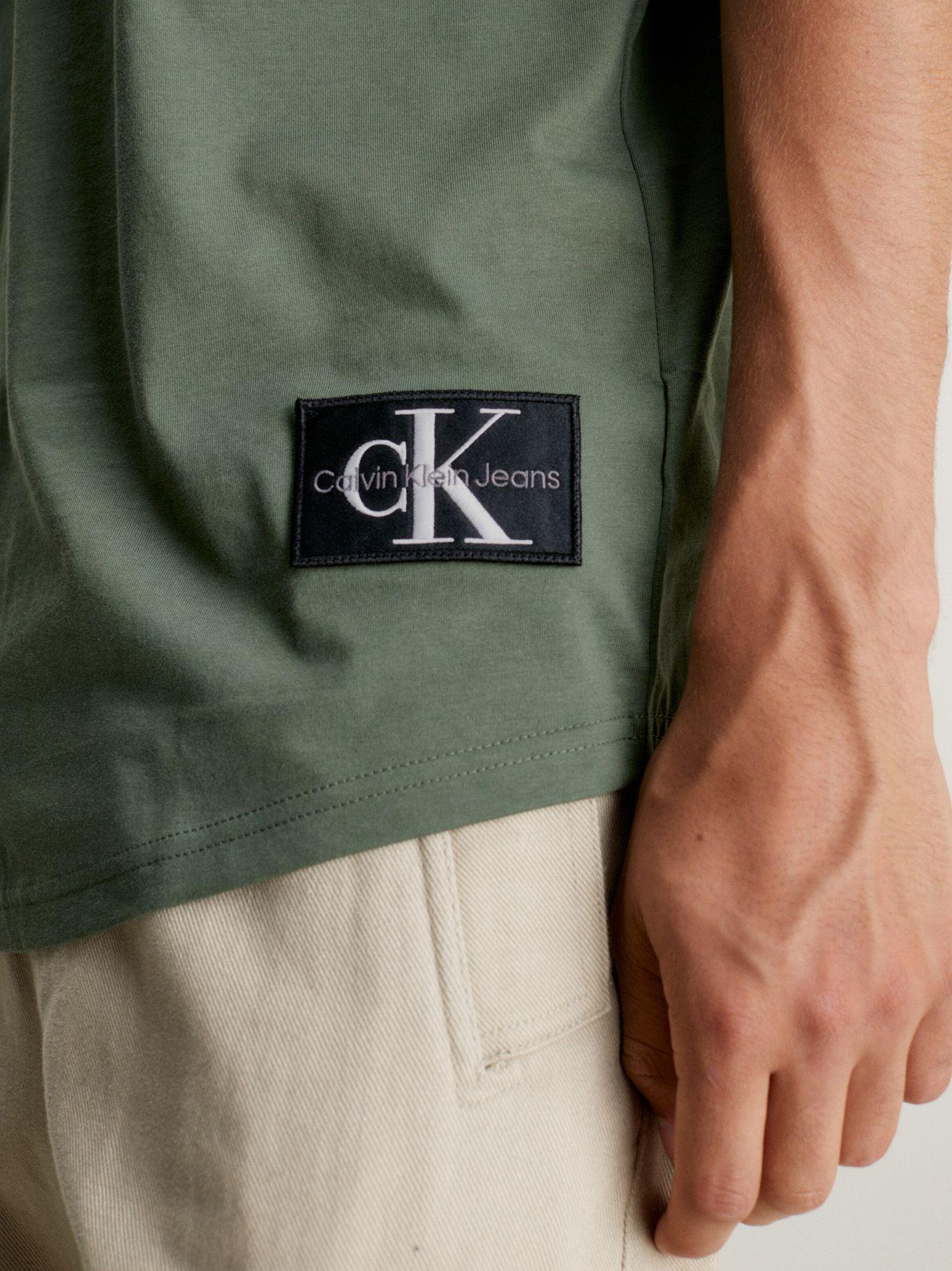 Polera Badge Turn Up Verde LLP Calvin Klein-3