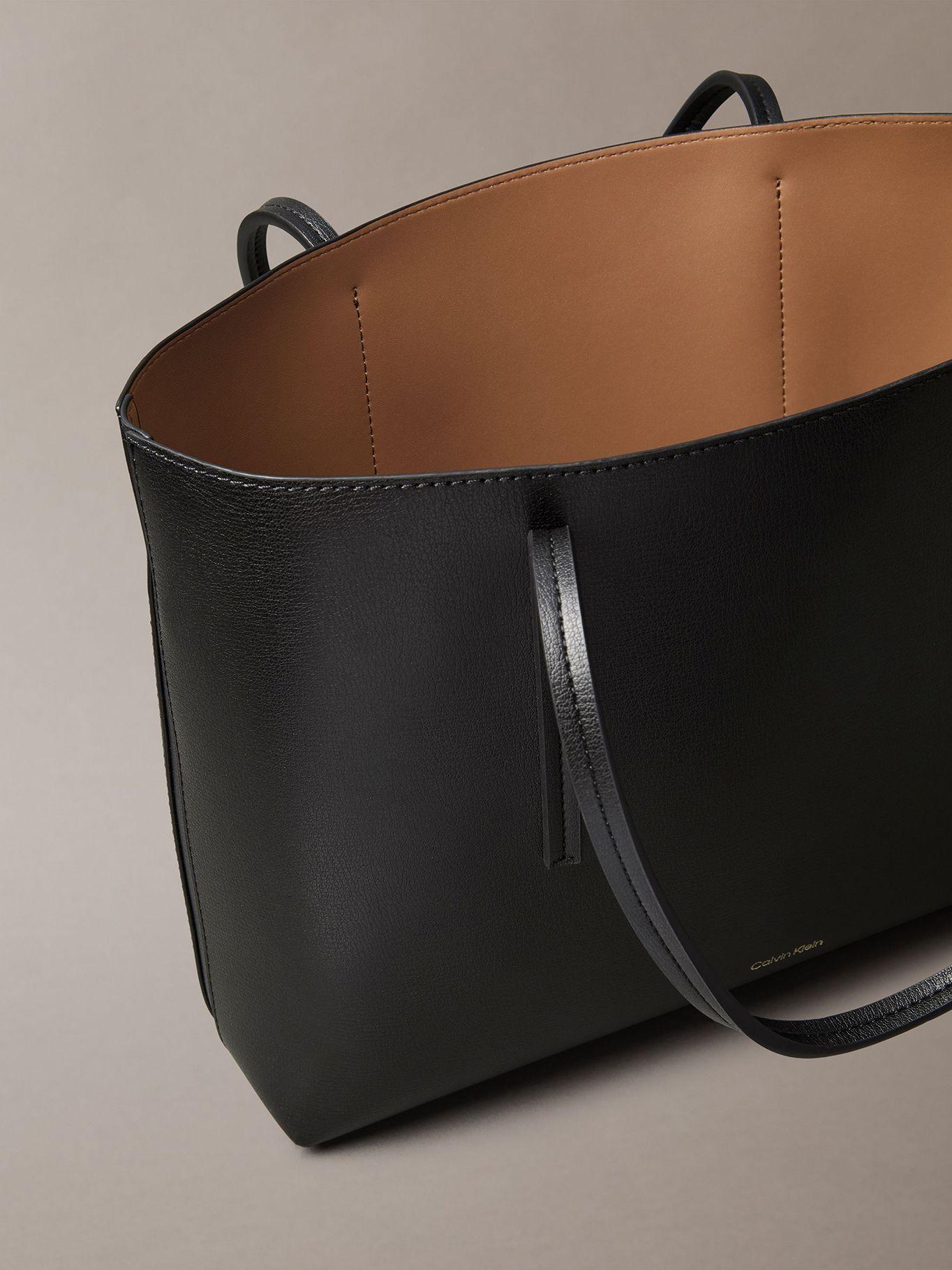 Cartera Tote Foil Logo Negro Calvin Klein-2