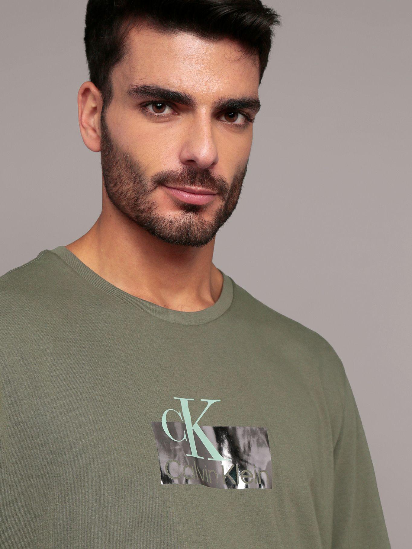 Polera graphic box shine Verde Calvin Klein-4