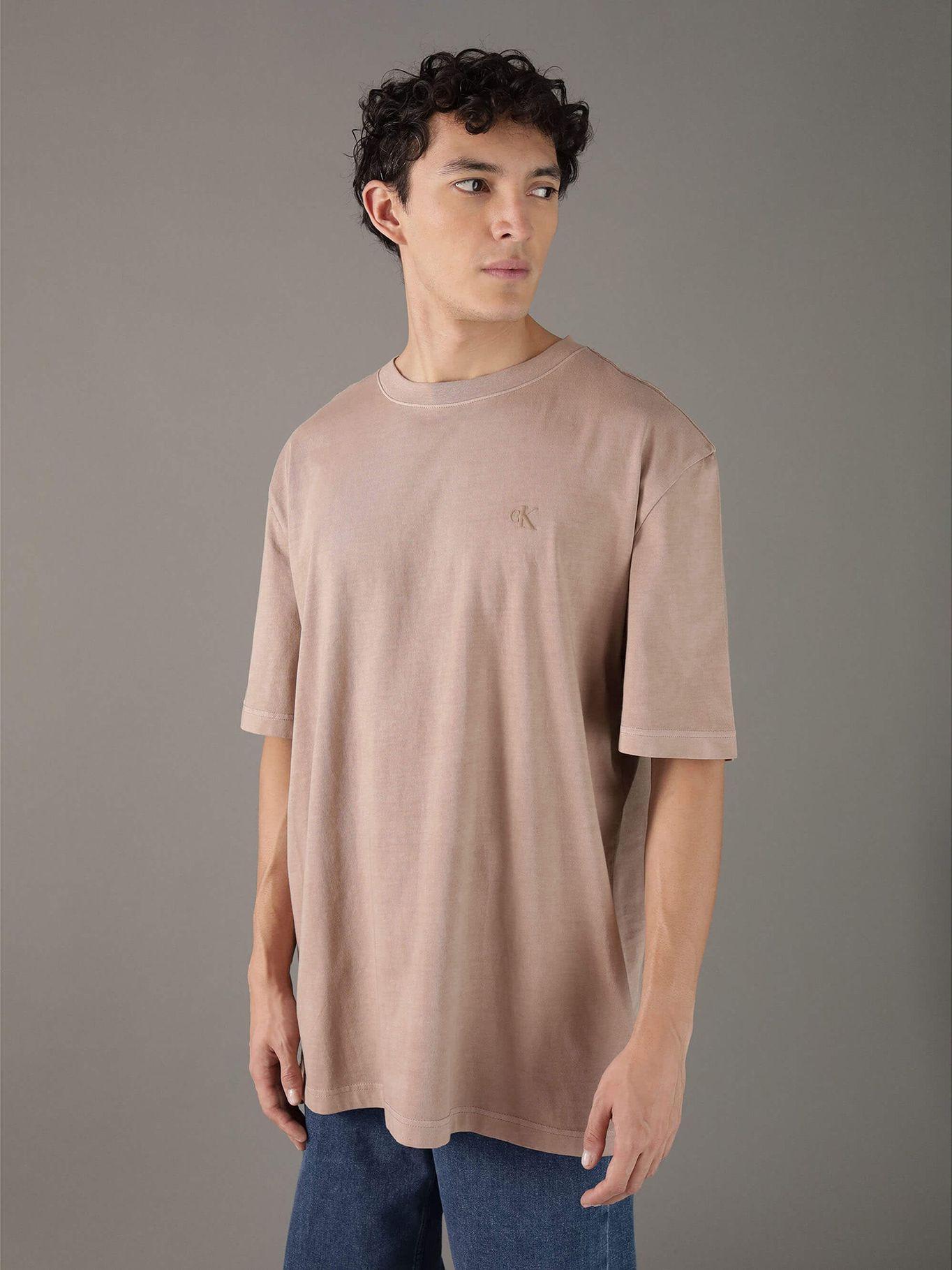 Polera acabado lavado logo relieve Beige Calvin Klein-0