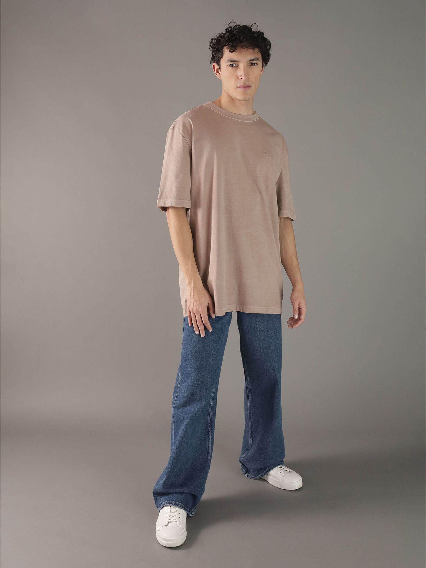 Polera acabado lavado logo relieve Beige Calvin Klein-1