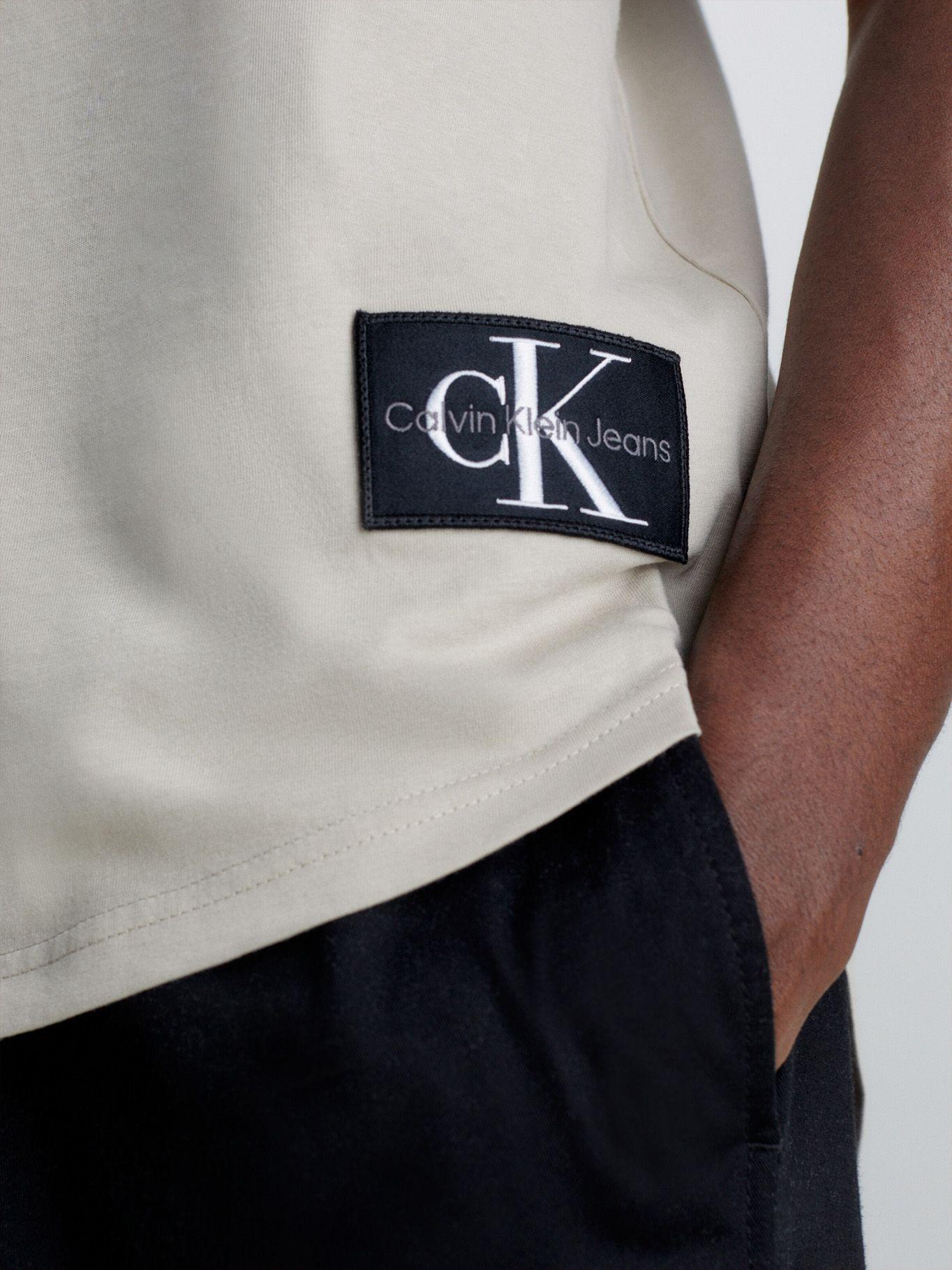 Polera Badge Turn Up Beige Calvin Klein-3