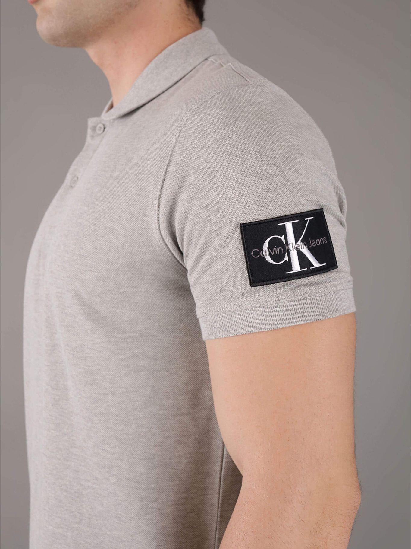 Polo Badge Gris Calvin Klein-3