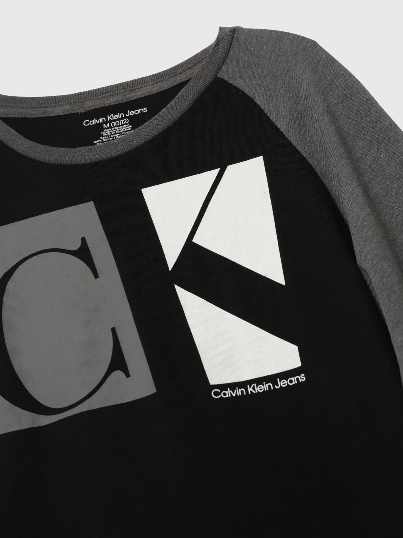 Polera Niño Split Block Negro Calvin Klein-3