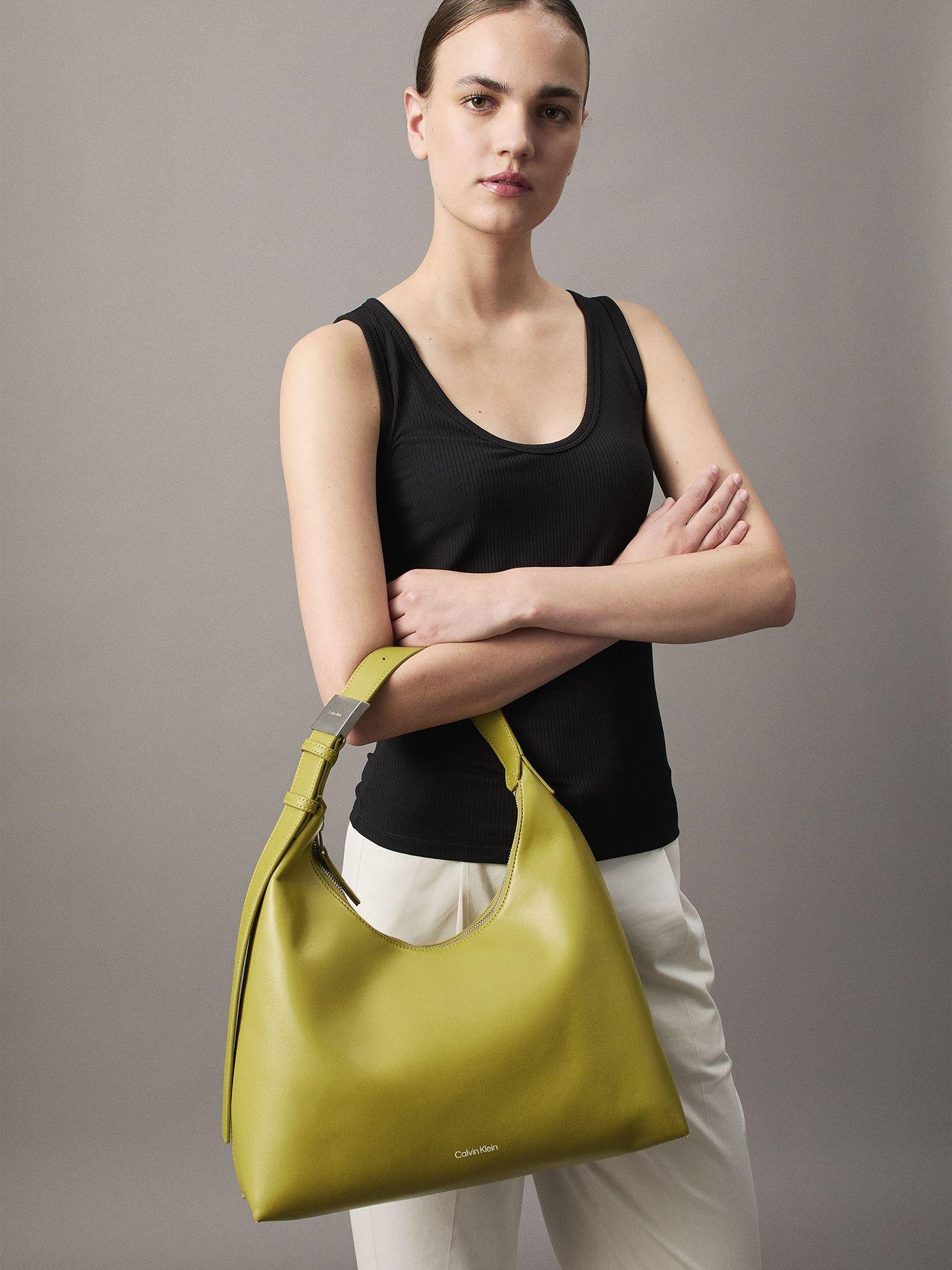 Cartera Hobo Hardware Strap Verde Calvin Klein-3