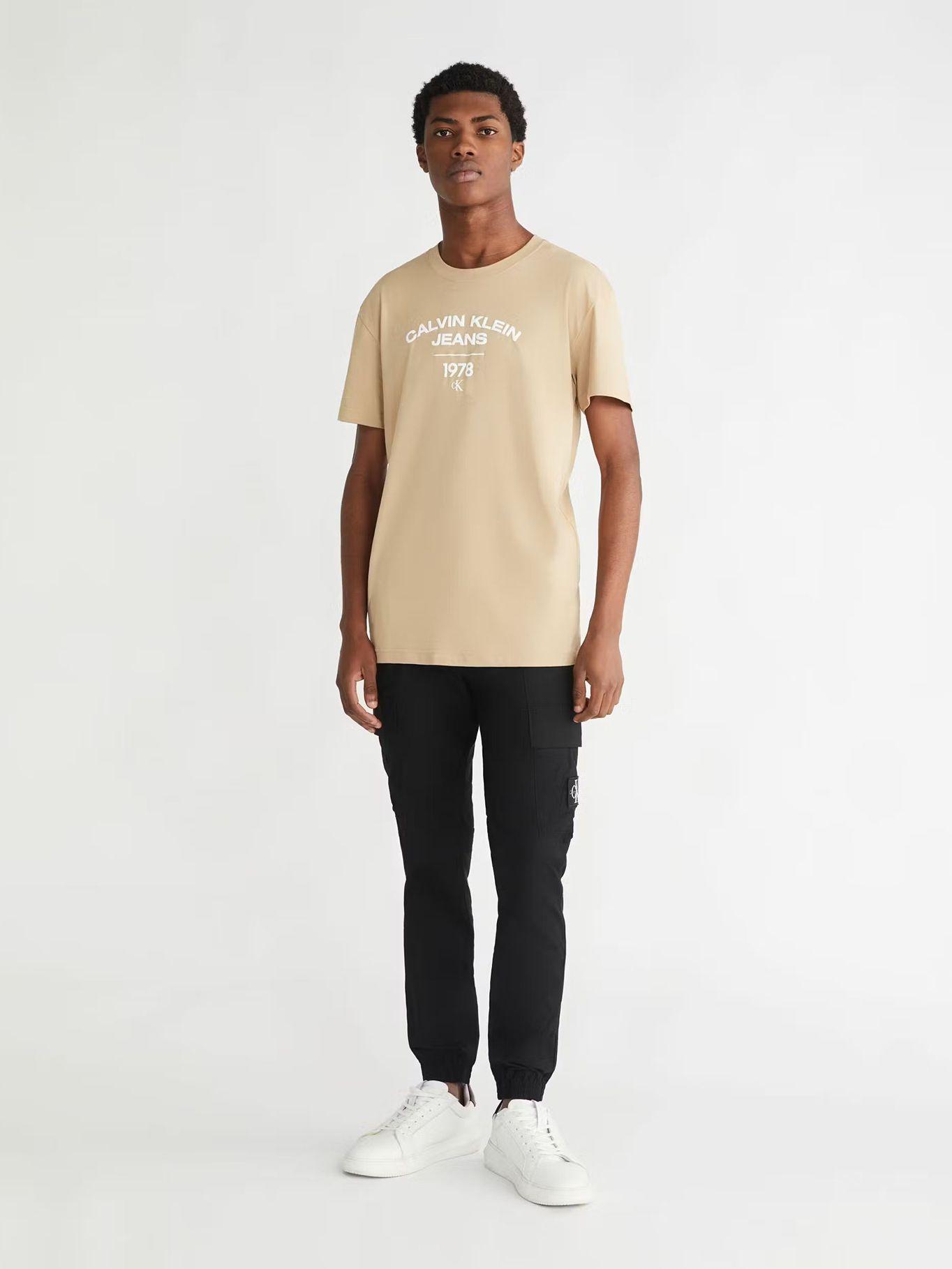 Polera Varsity Curve Beige Calvin Klein-1