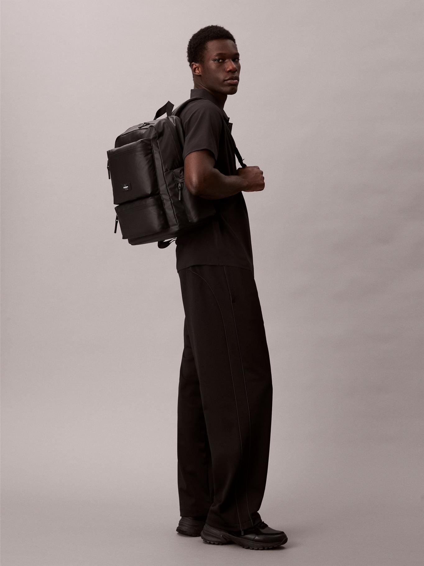 Mochila con Bolsillos Utilitarios Negro Calvin Klein-4