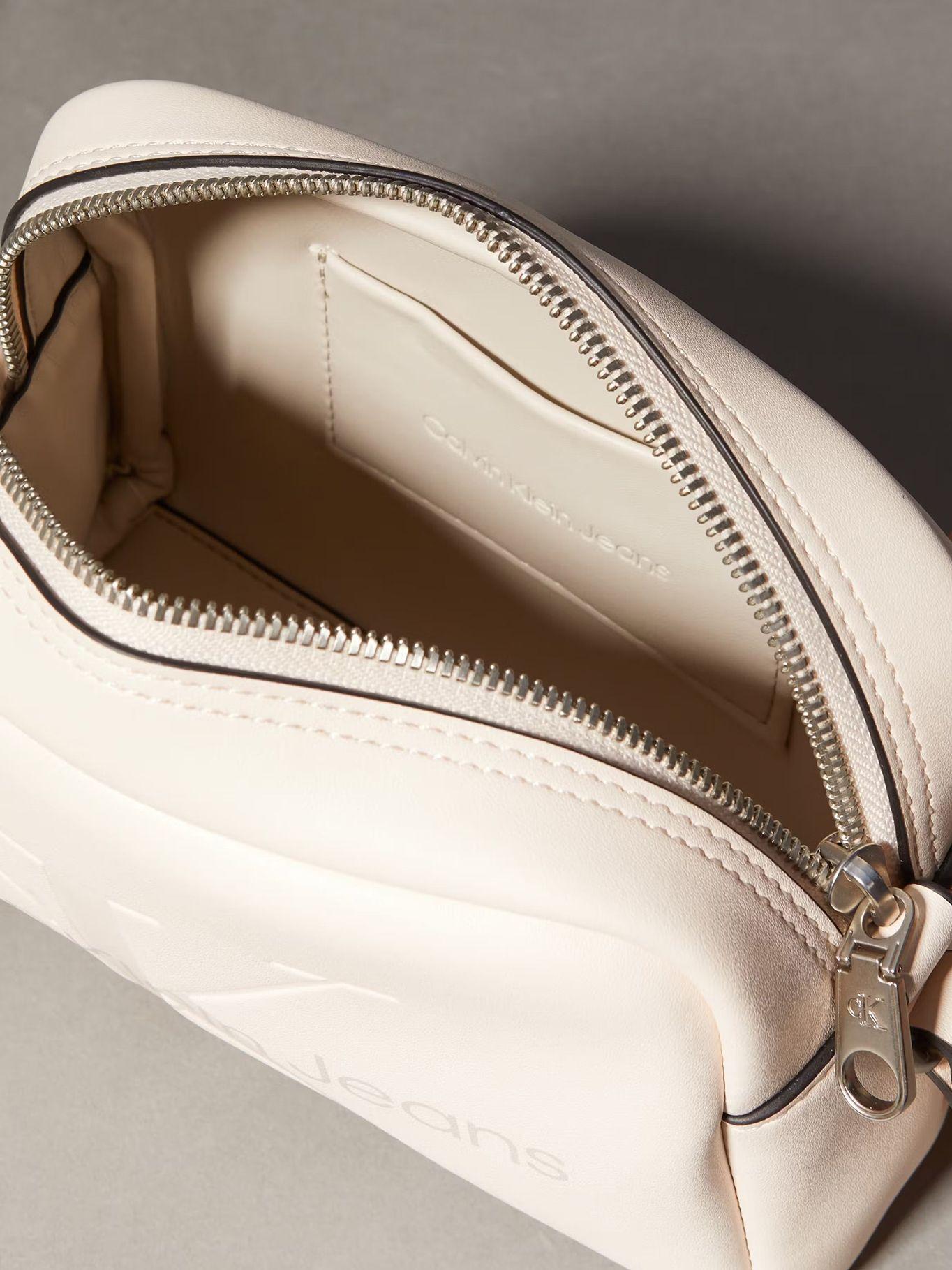 Bandolera Sculpted Beige Calvin Klein-2