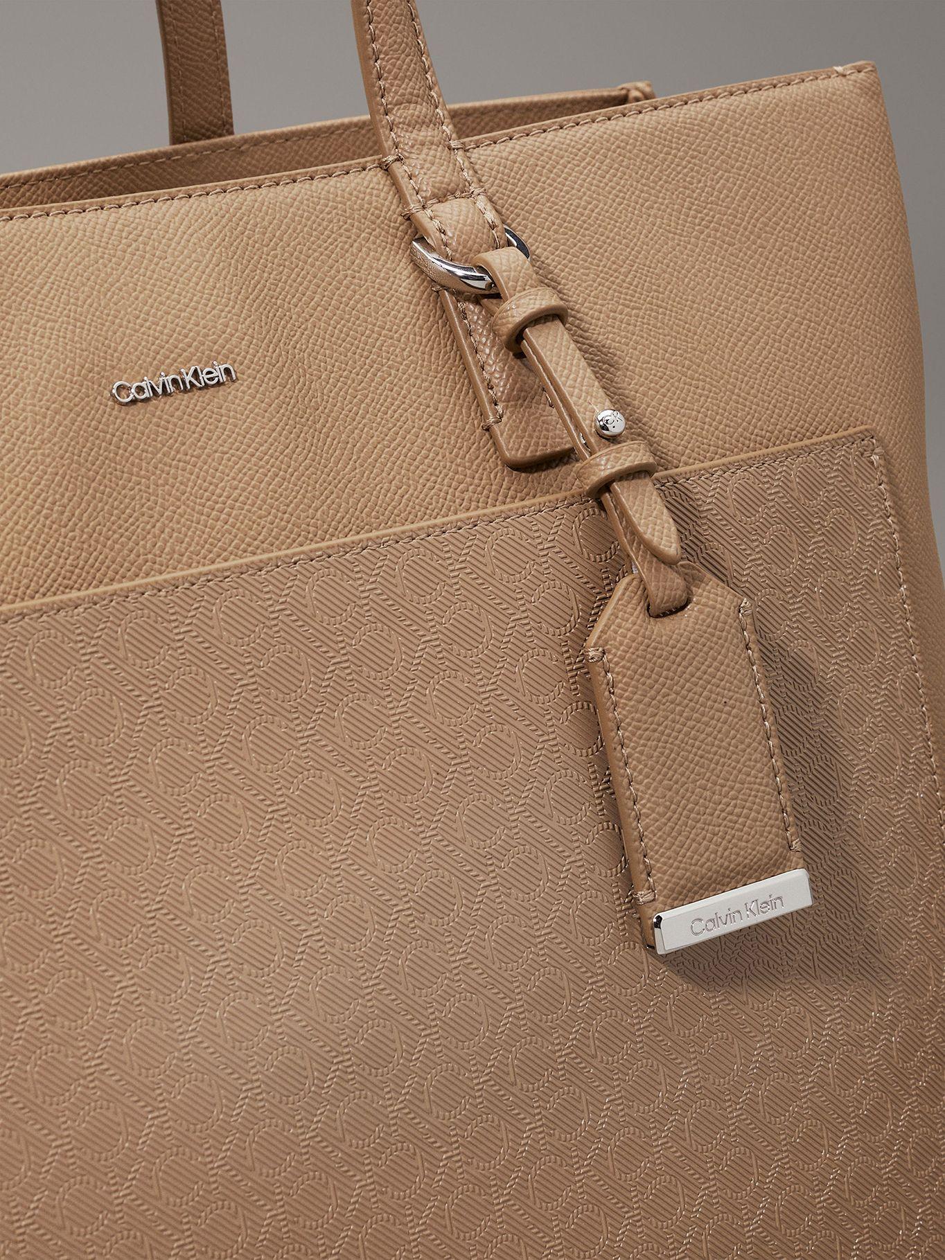 Cartera Tote Ck Must Medium Café Calvin Klein-4