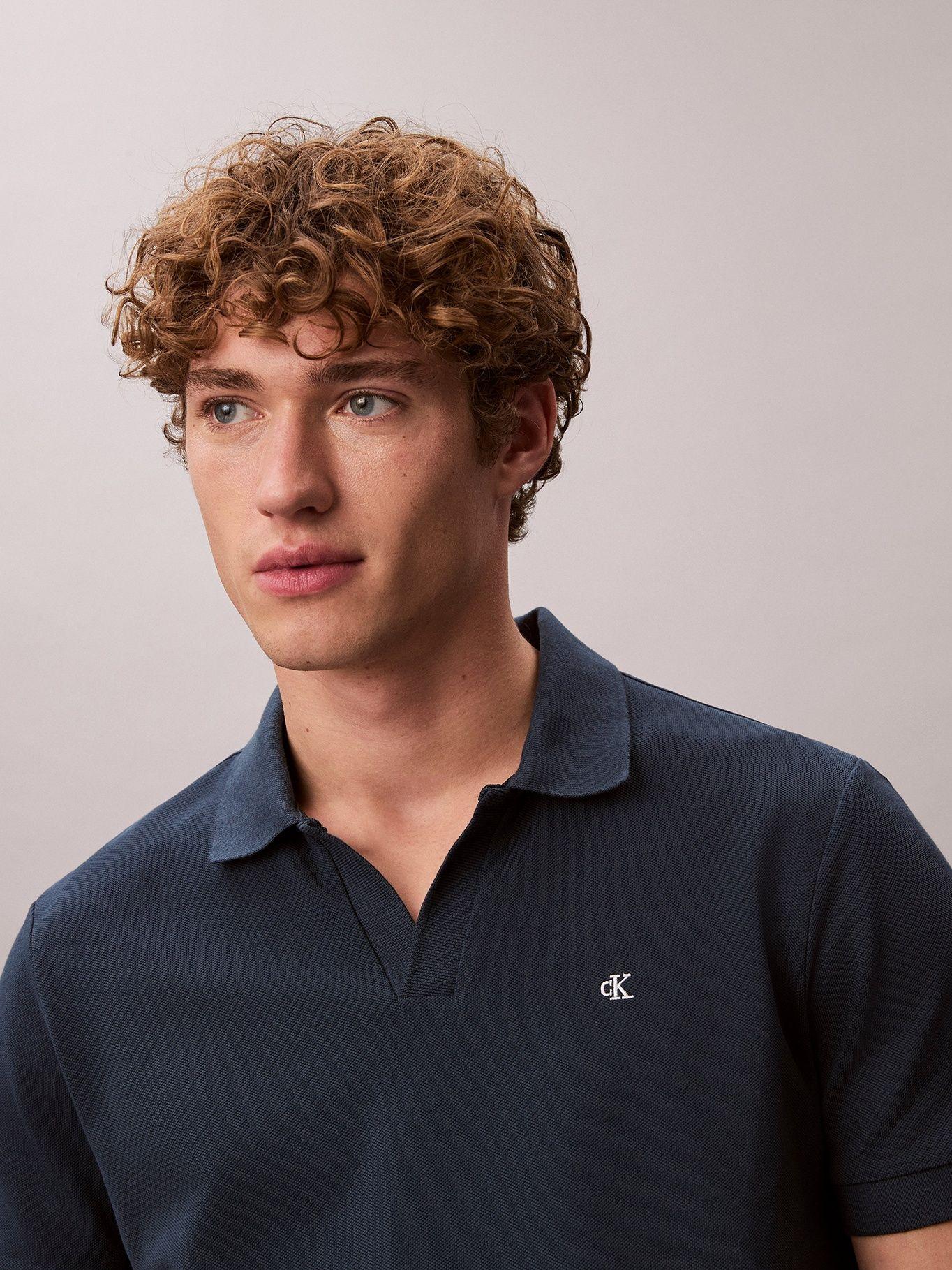Polo Casual Piqué con Cuello Abierto Azul Calvin Klein-4