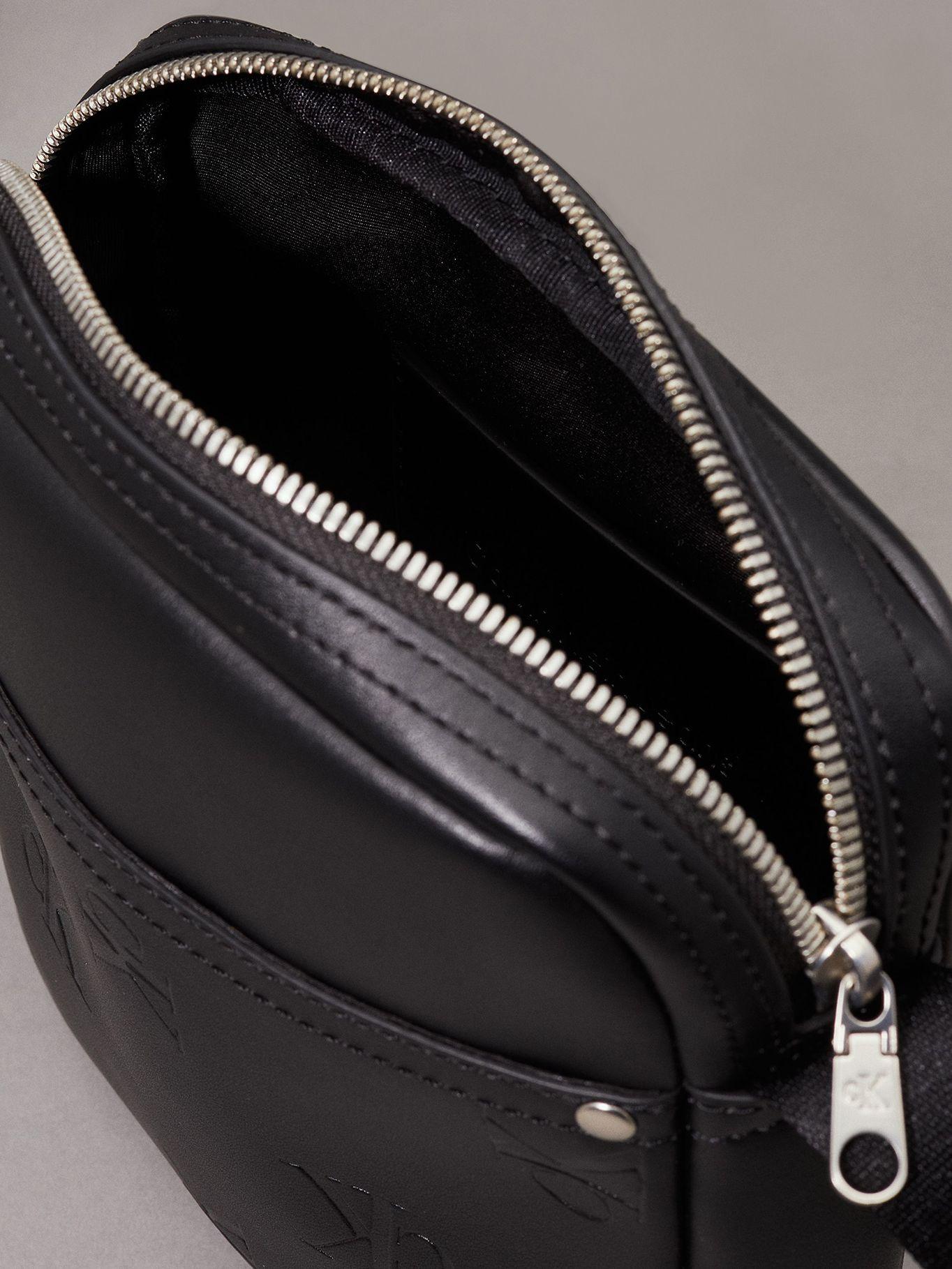Bolso Reporter Aop Reporter Negro Calvin Klein-2