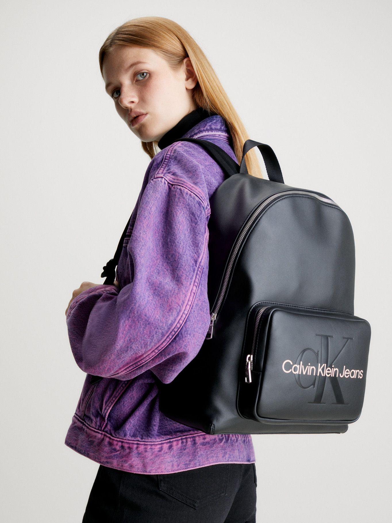 Mochila Sculpted Campus Negro-4