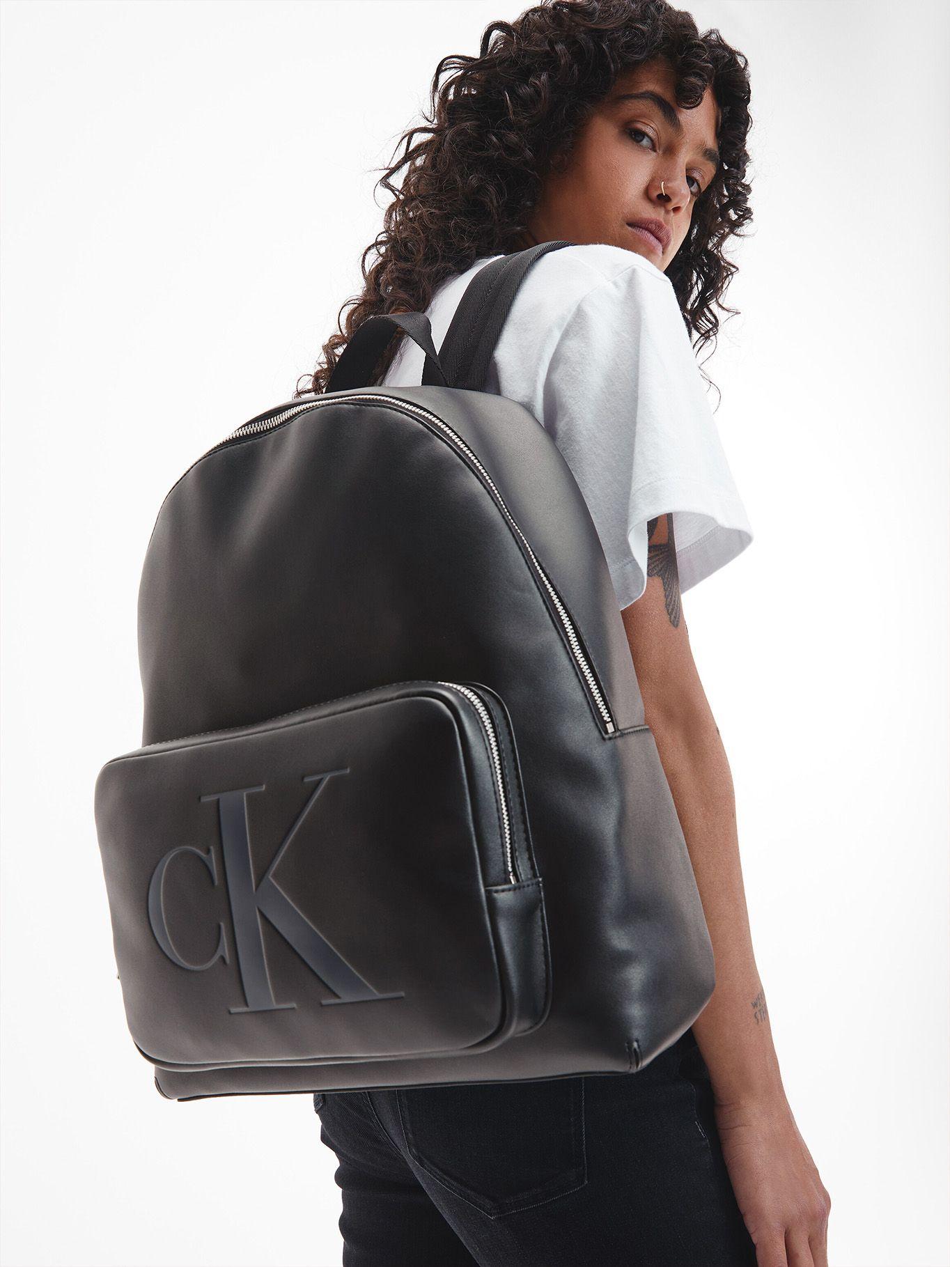 Cartera Sculpted Campus Negro Calvin Klein-3